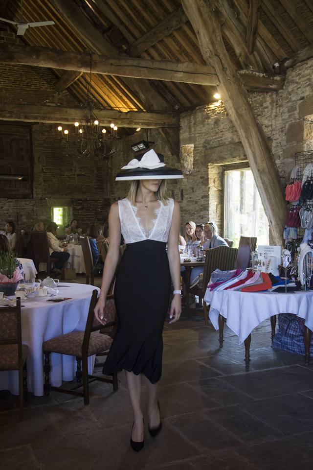 Sister Fashion Show: Occasionwear