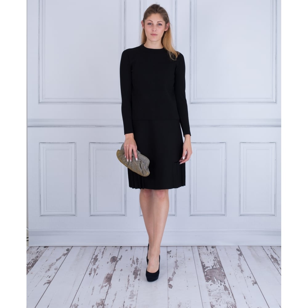 D Exterior Pleat Hem Skirt Black