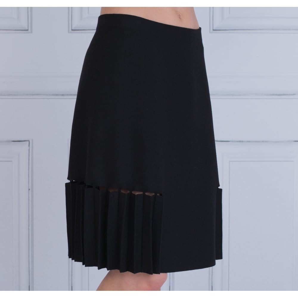 D Exterior Pleat Hem Skirt Black