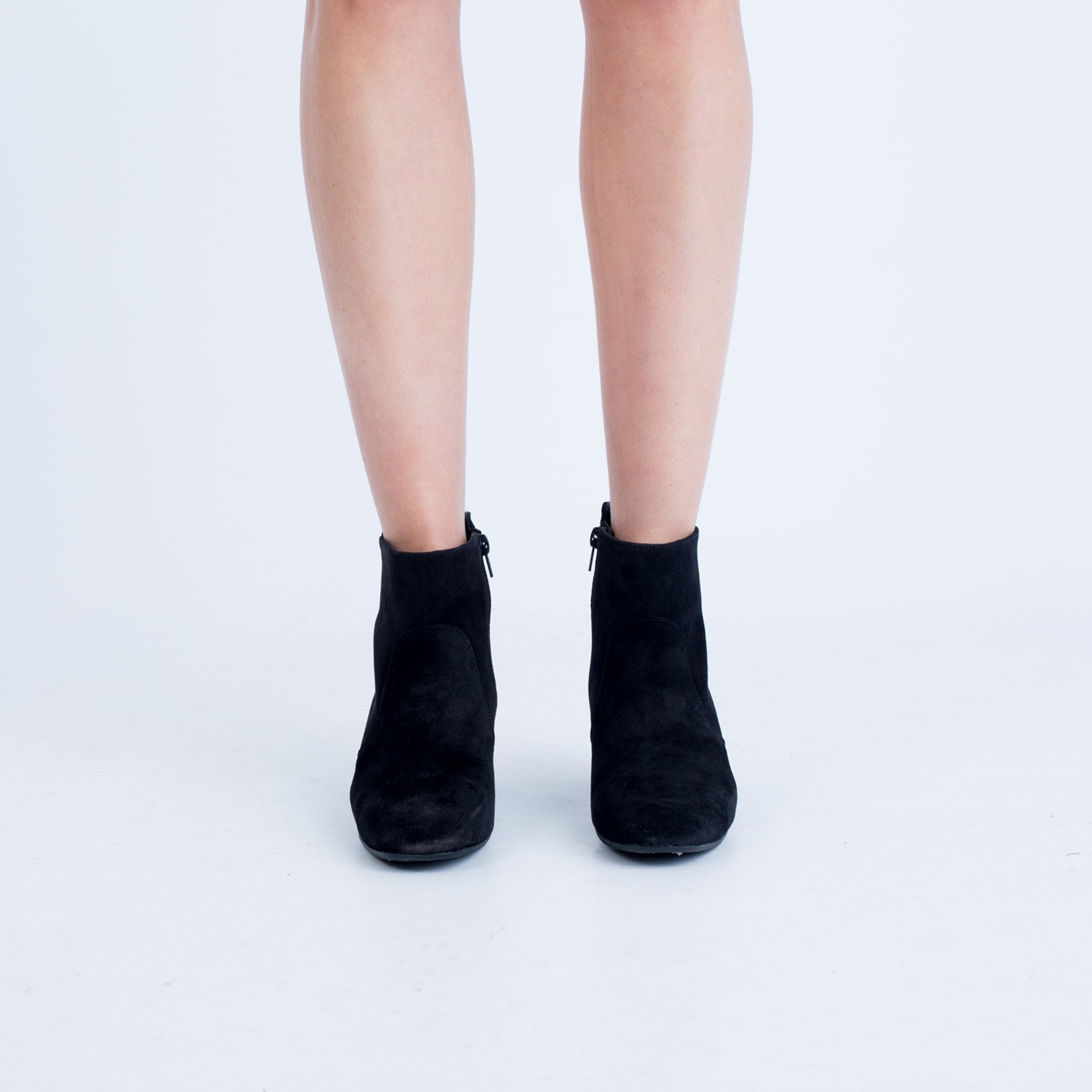 Kanna Bloc Heel Back Stud Boot Black