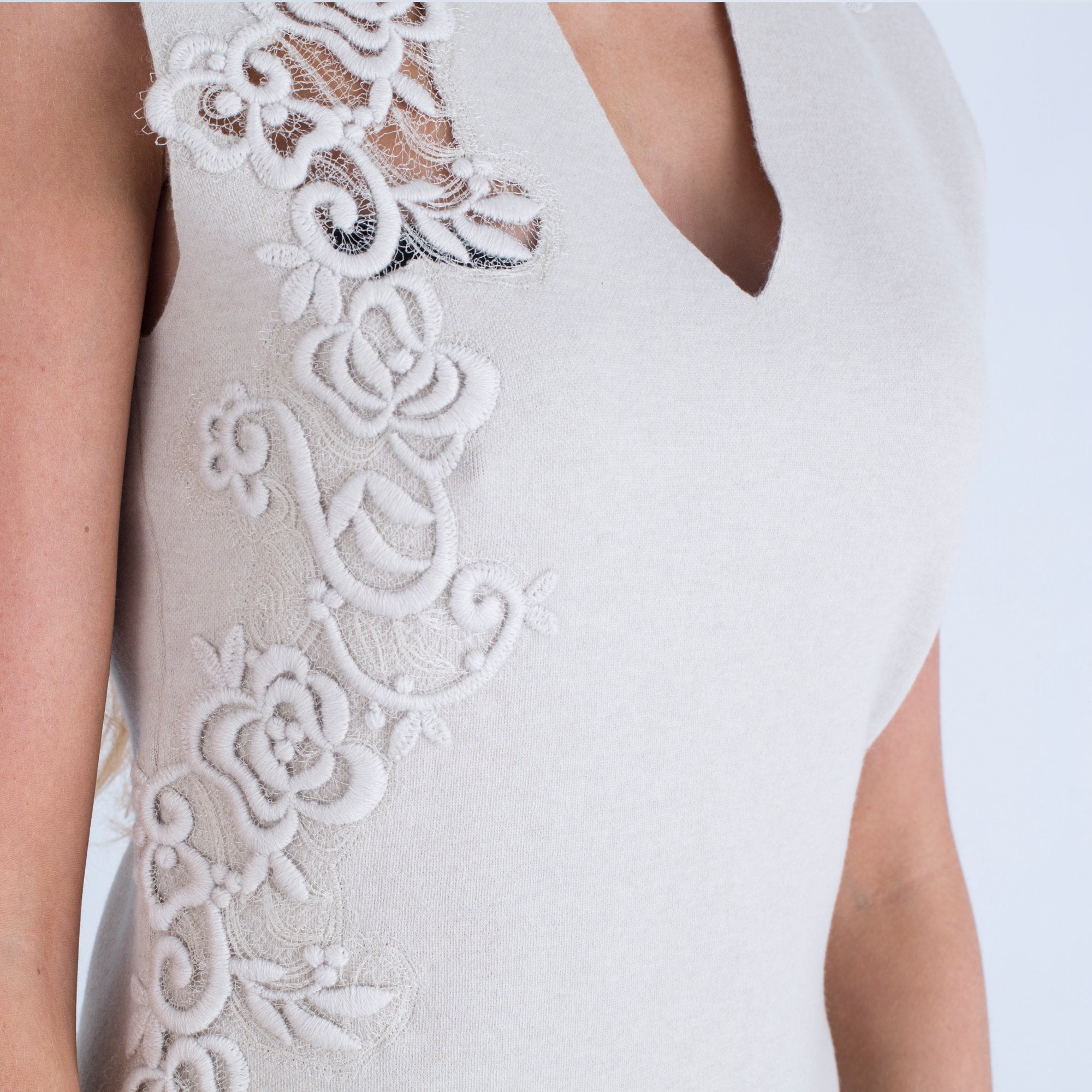 Dexterior V Neck Knitted Sleeveless Rose Embroided Side Dress Light Sand