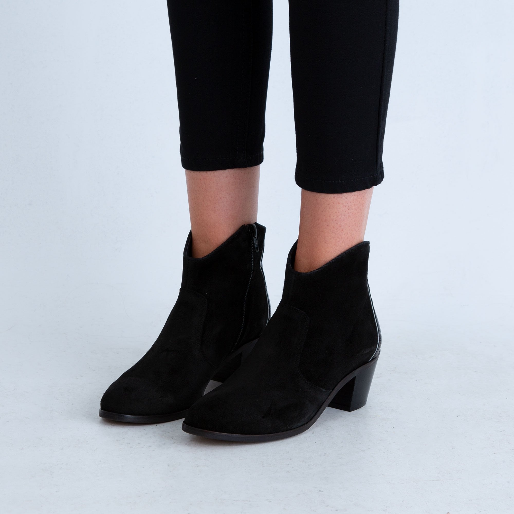 Kanna Cowboy Suede Boot With Snake Back Black