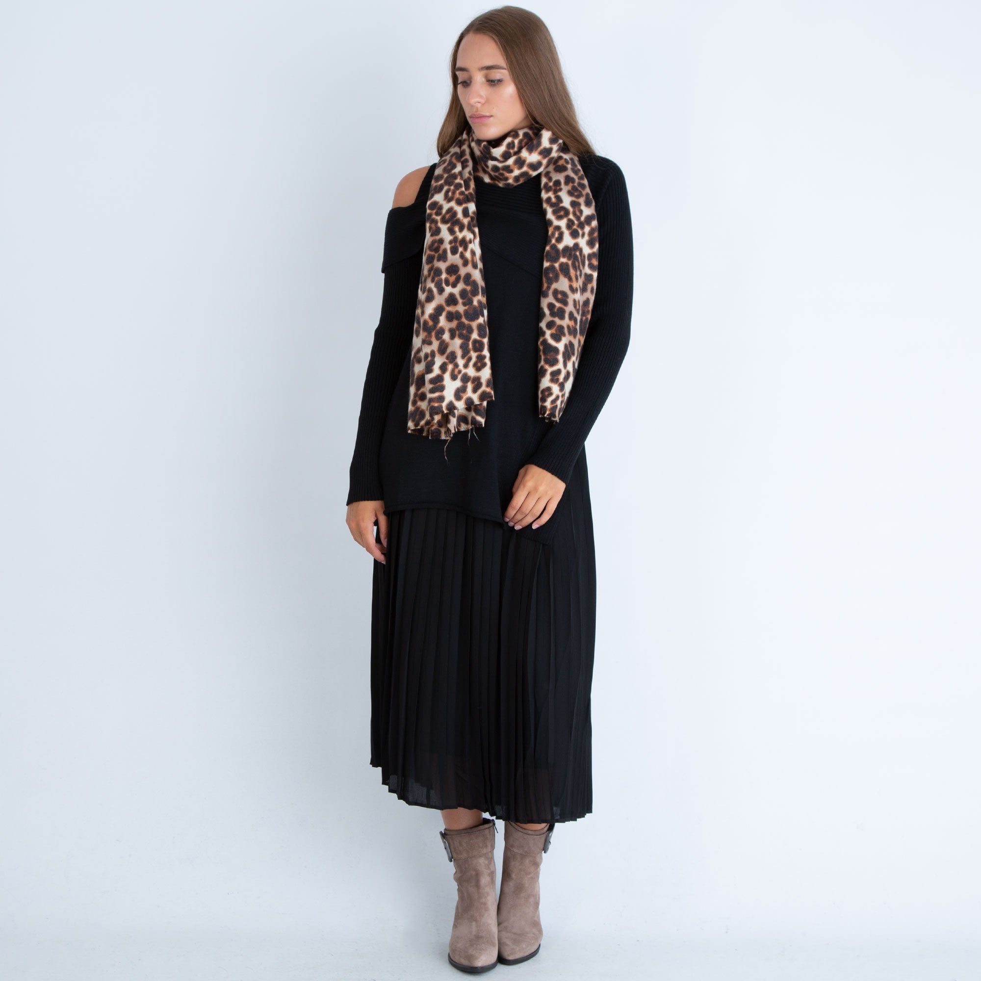 Crea Concept Ribbed Cold Shoulder Top Black