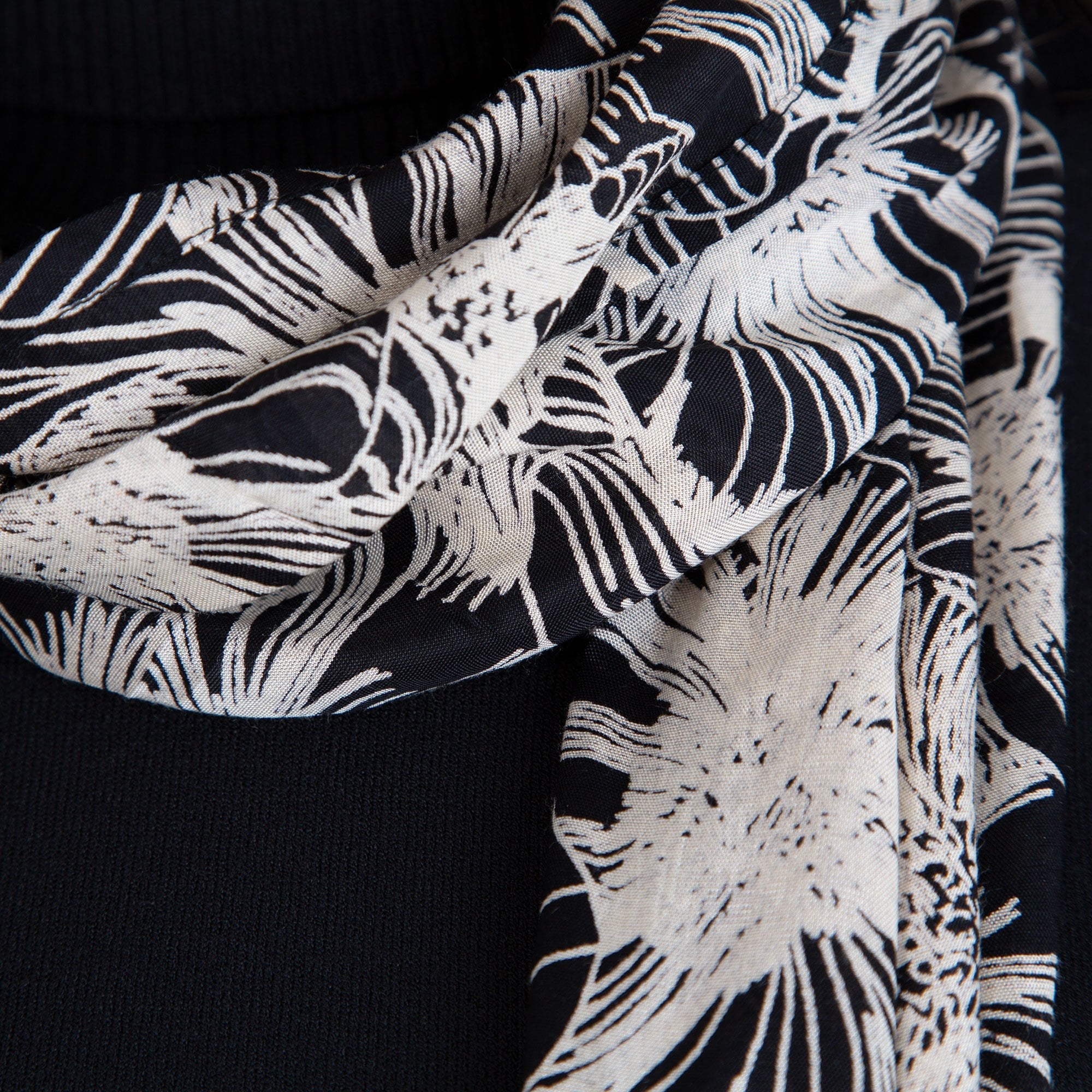 Masai Along Floral Print Scarf Black/Ecru