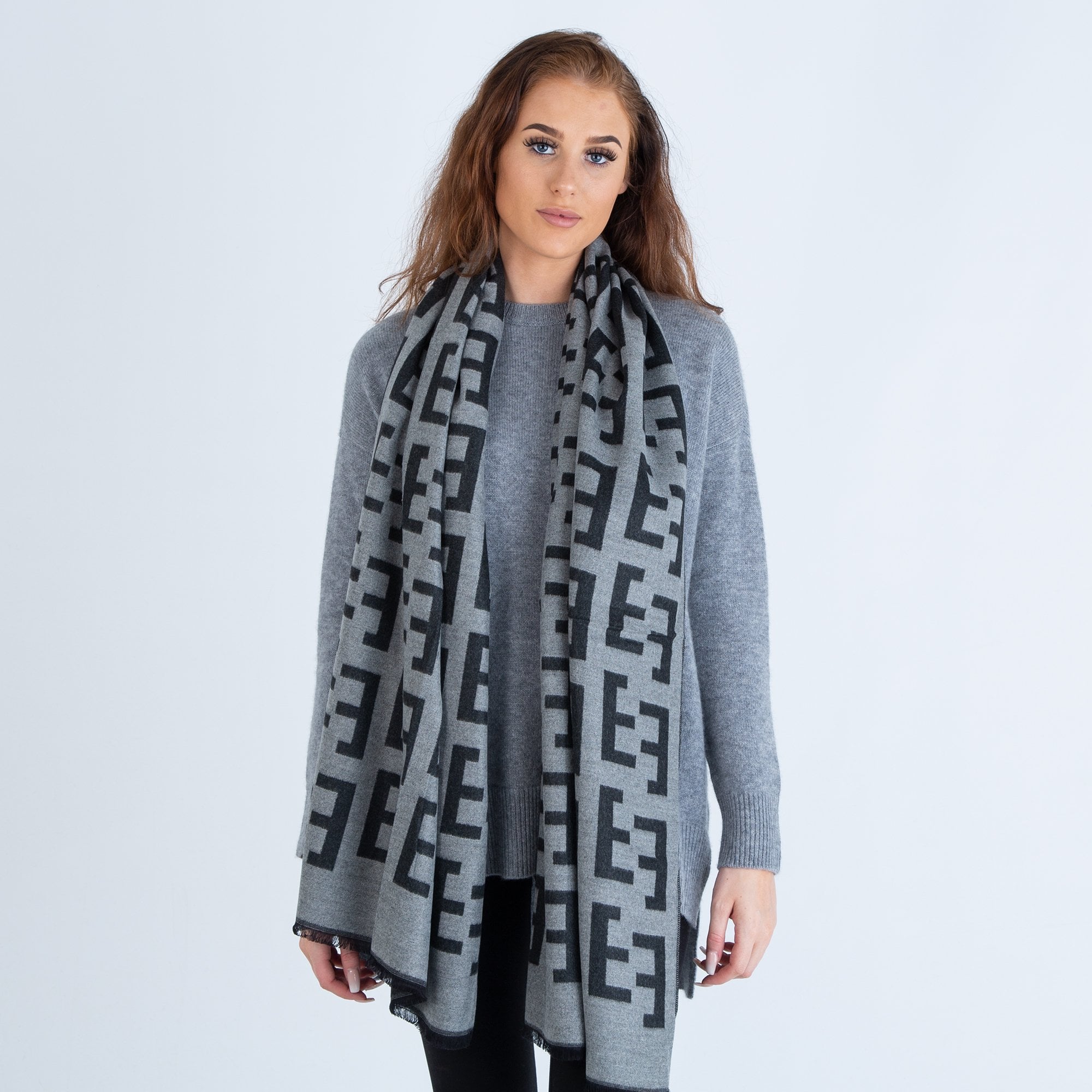 Sister Zu F Print Scarf Black/grey