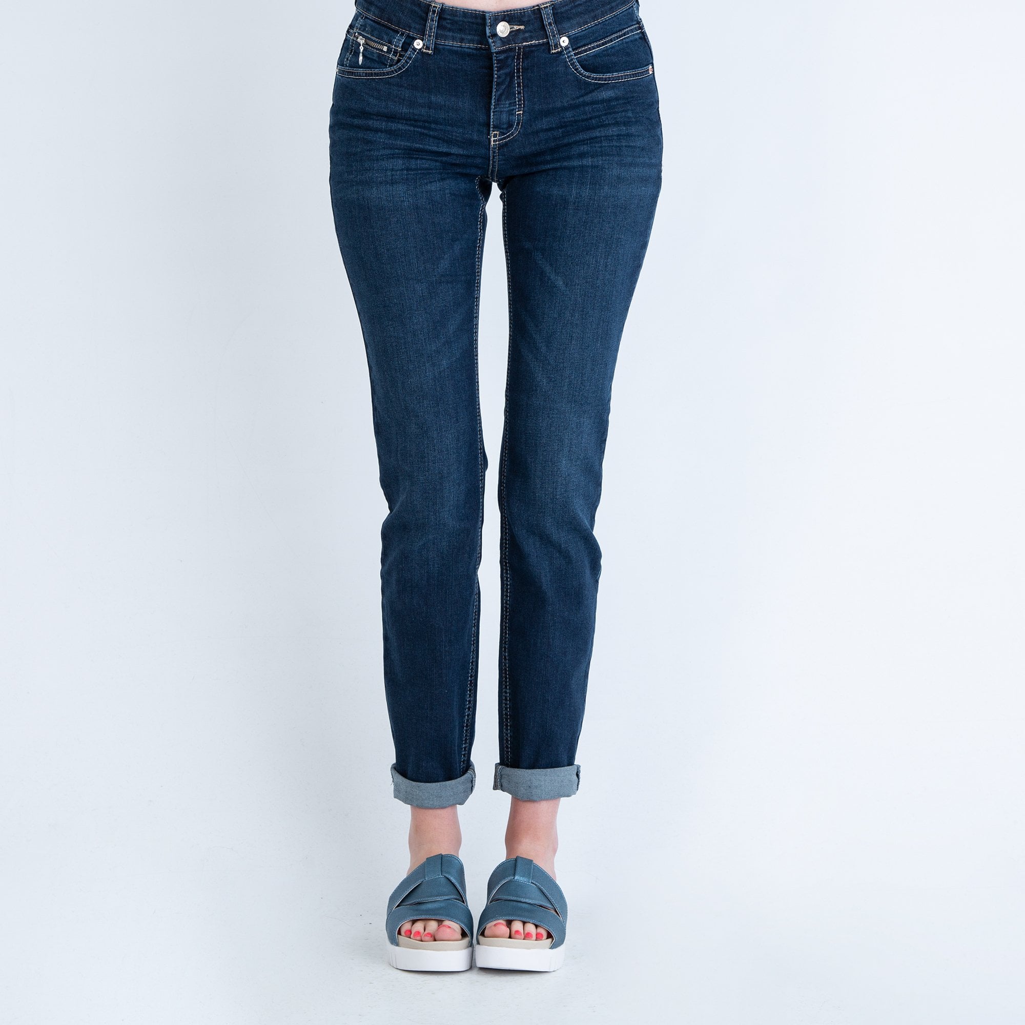 Mac Slim Leg Jean With Zip Detail At Waistband Denim D845 32L