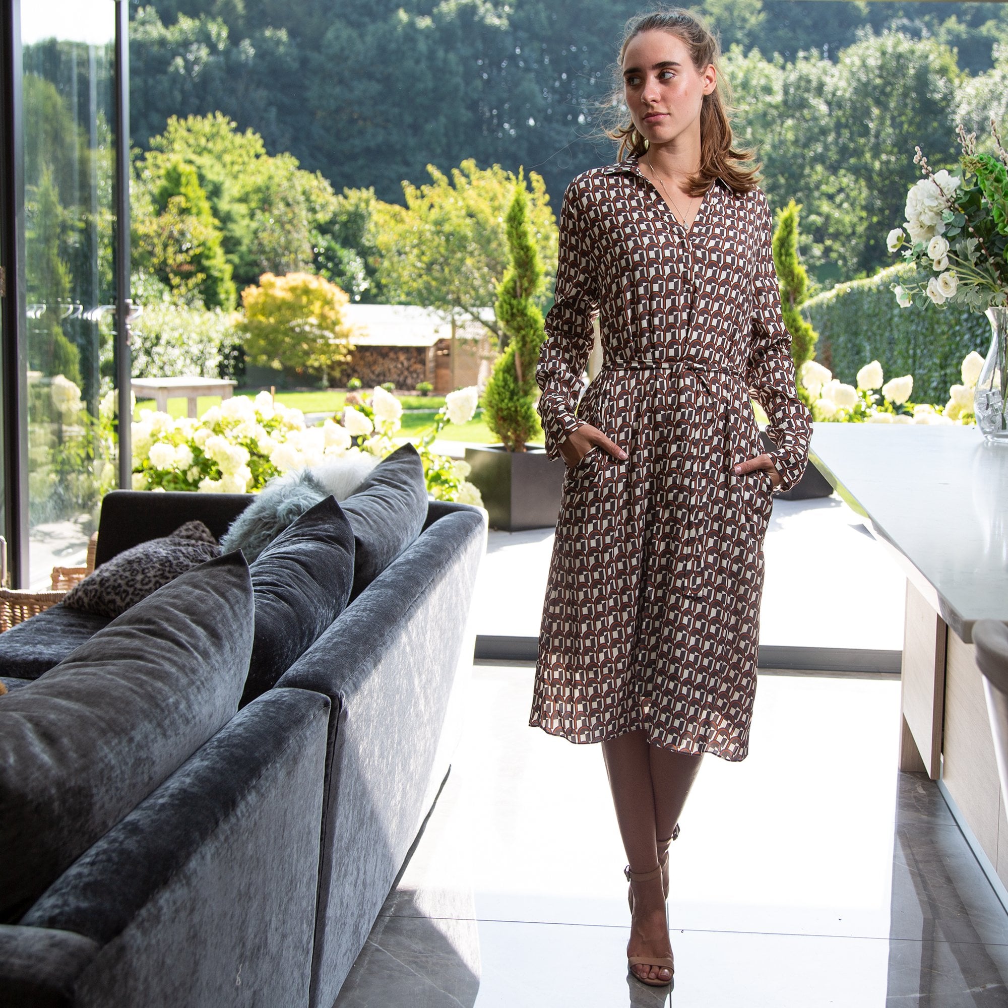 Herzens Angelegenheit Retro Print Tie Waist Shirt Dress Brown/orange