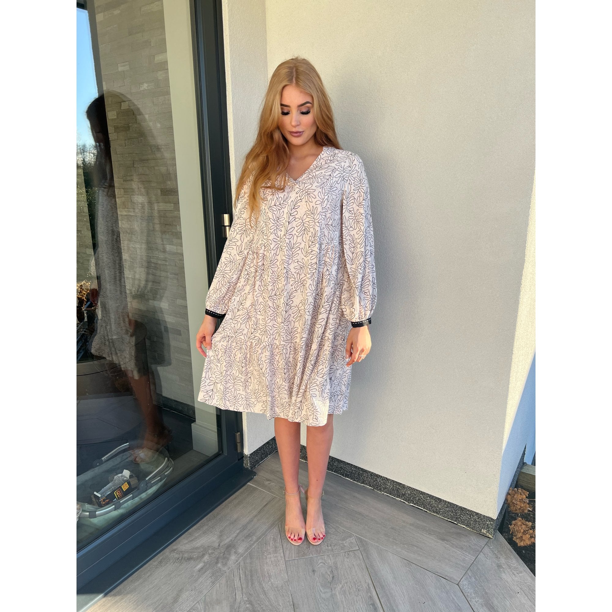 Riani Leaf Print Tiered Hem Dress With Stitch Cuff Peach Dust