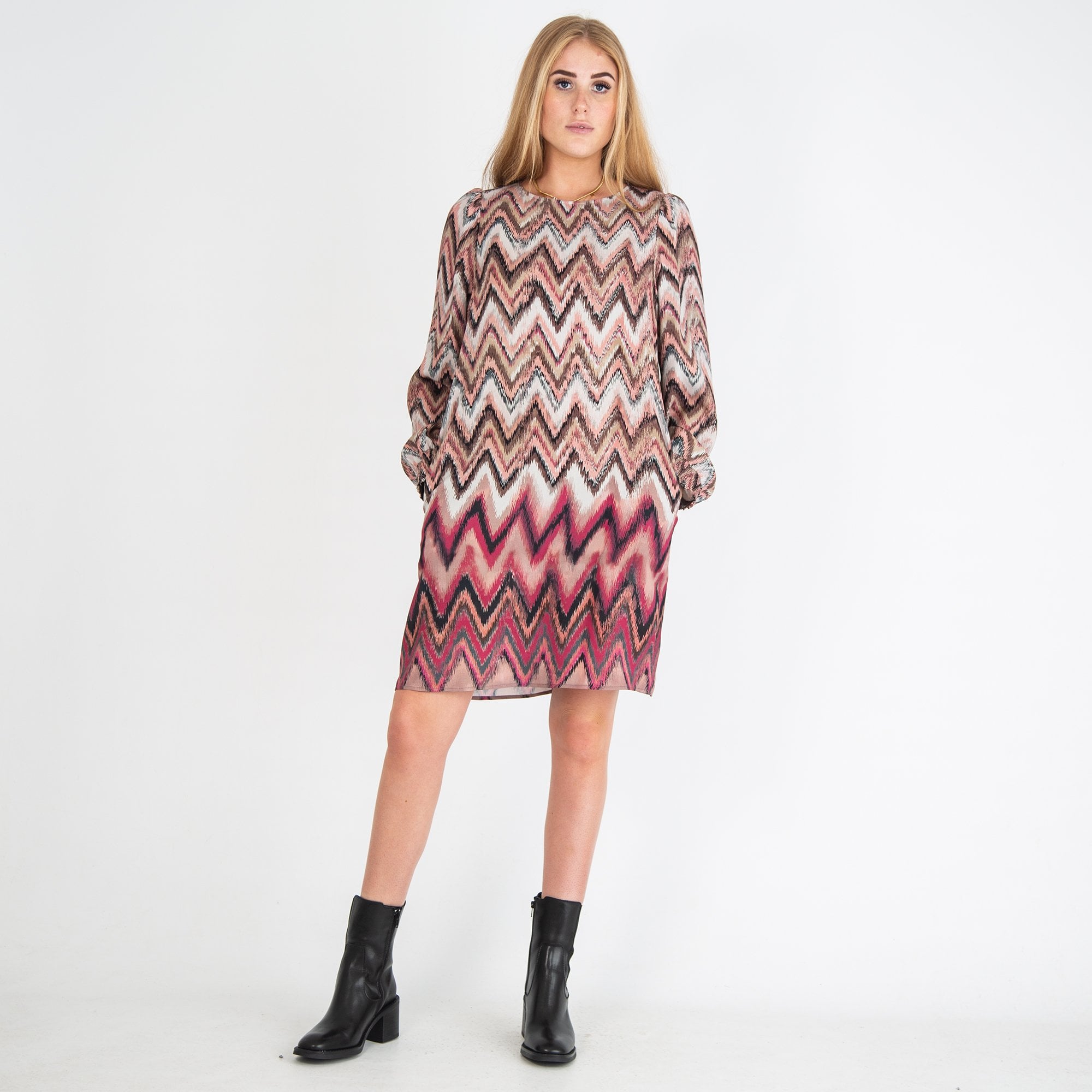 Alpe Covent Block Heel Mid Ankle Boot With Elastic Side Black