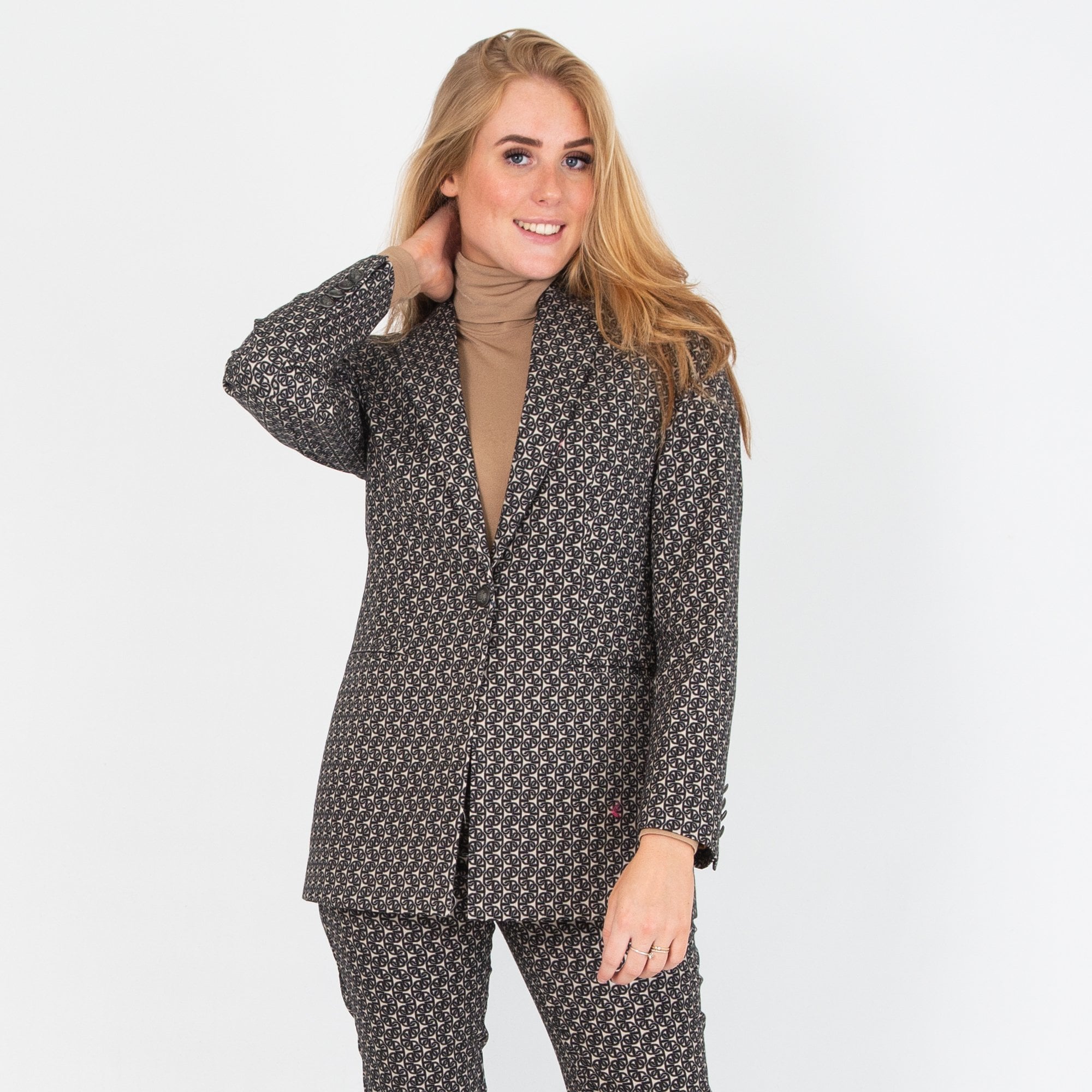 Bariloche Litoral Chain Print Stretch One Button Jacket Black/cream