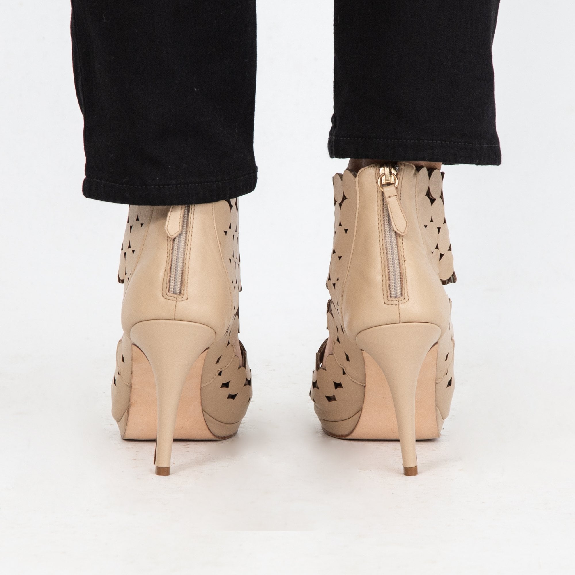 Sargossa Supreme High Heel Sandal With Zip Back And Cushioned Sole Nude