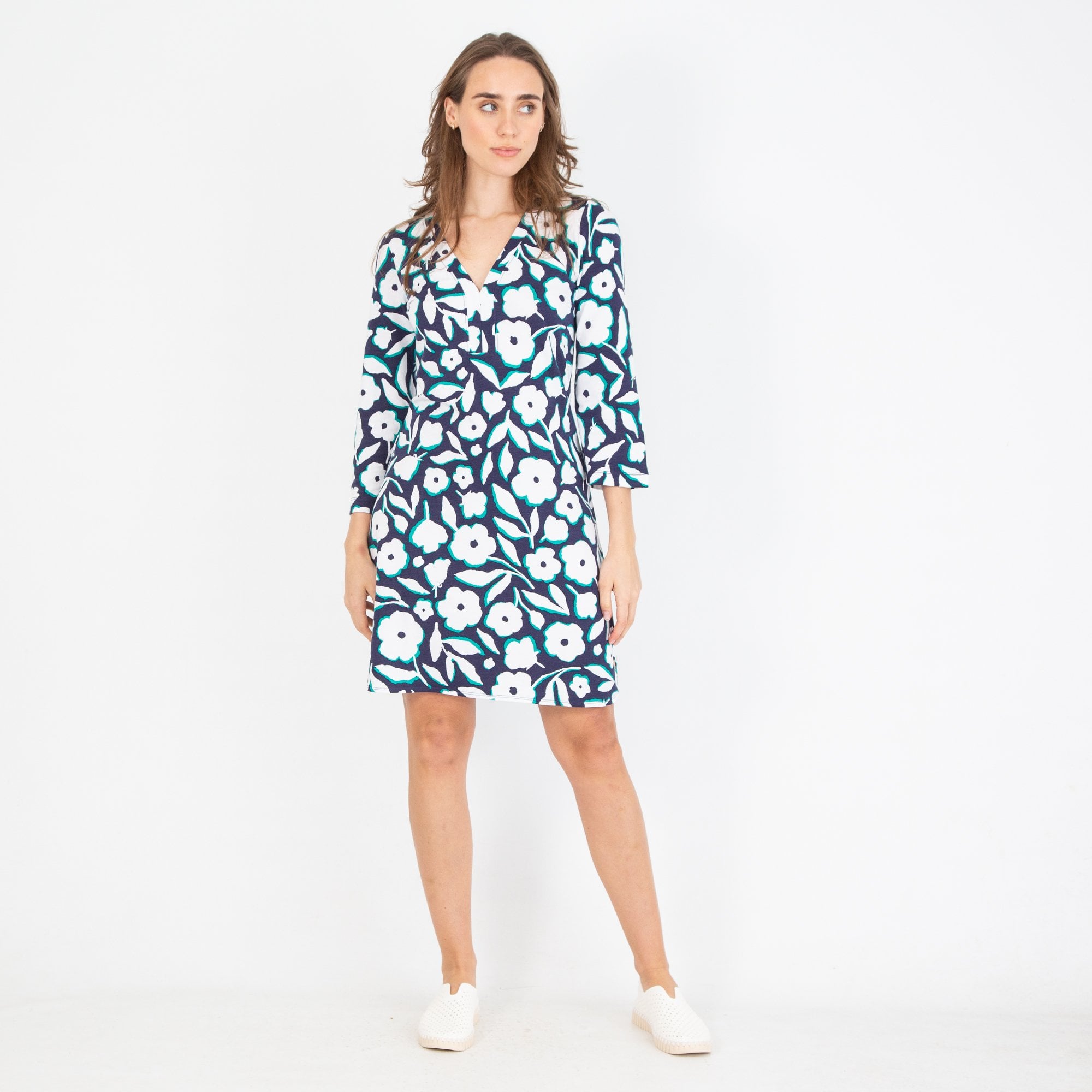 Hatley Ashley Curved V Neck Floral Print Stretch Dress White/Blue/Turquoise