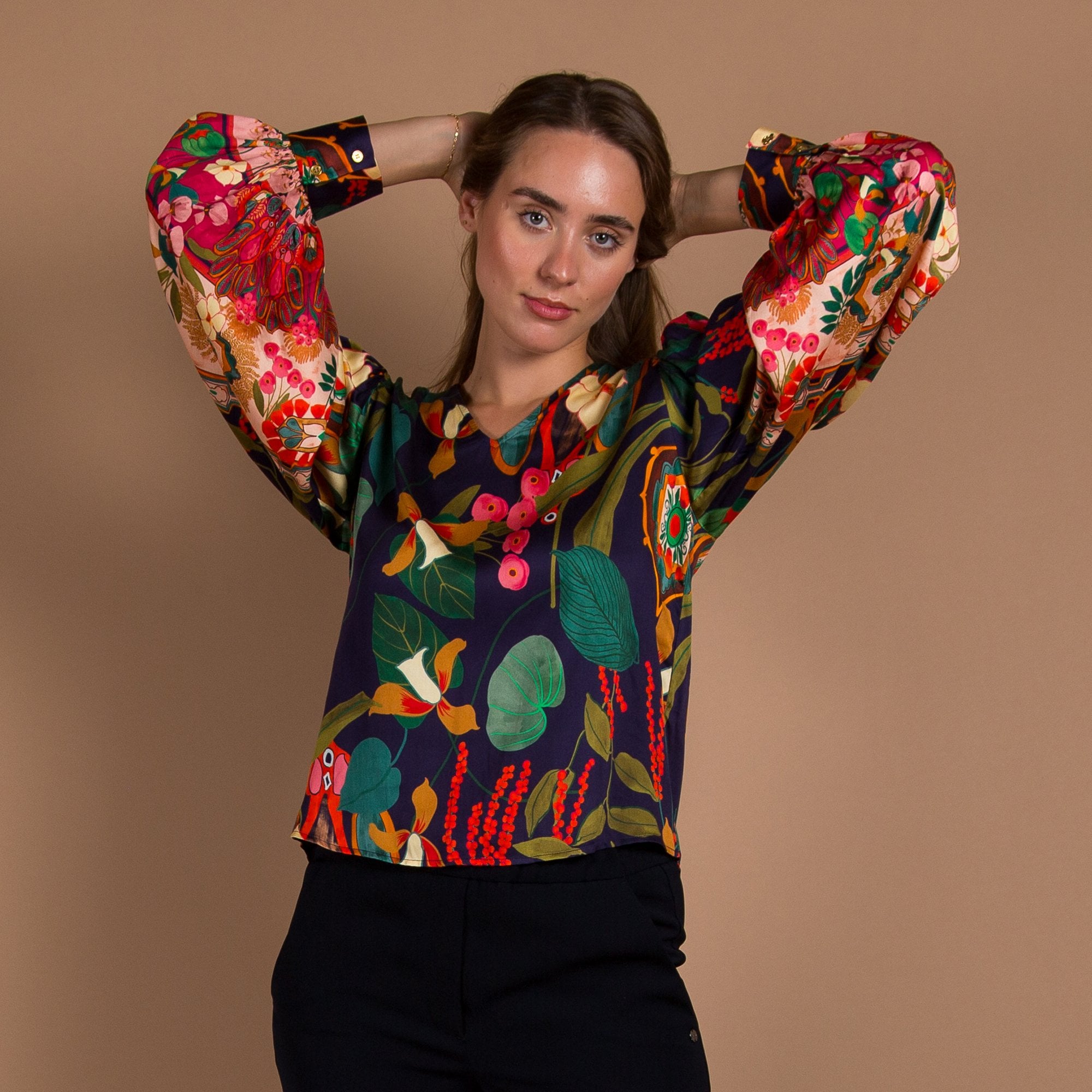 Vilagallo Marlene V Neck Vintage Floral Blouse With Optional Belt Multi