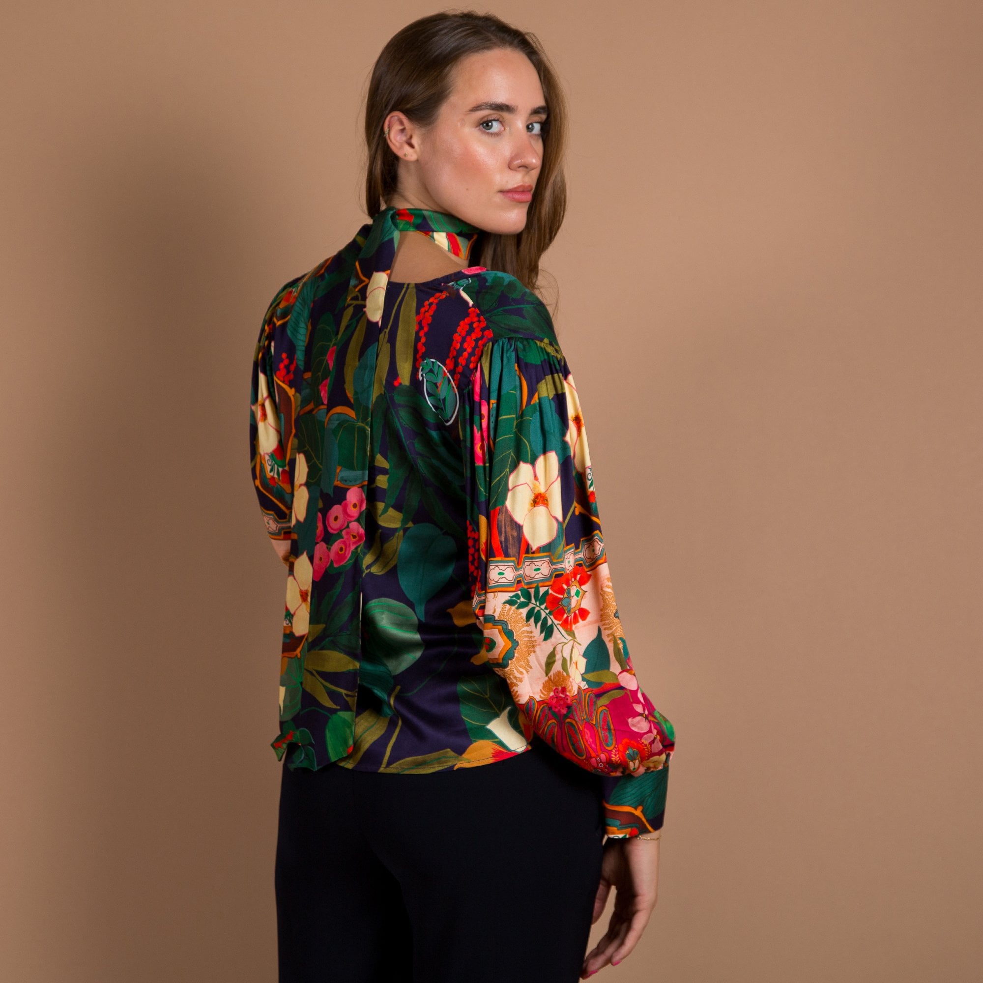 Vilagallo Marlene V Neck Vintage Floral Blouse With Optional Belt Multi