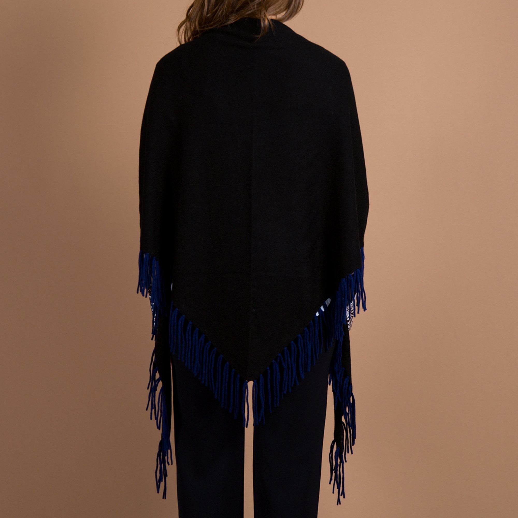 Herzens Angelegenheit Cashmere Shawl With Tassel Edge Black/ink