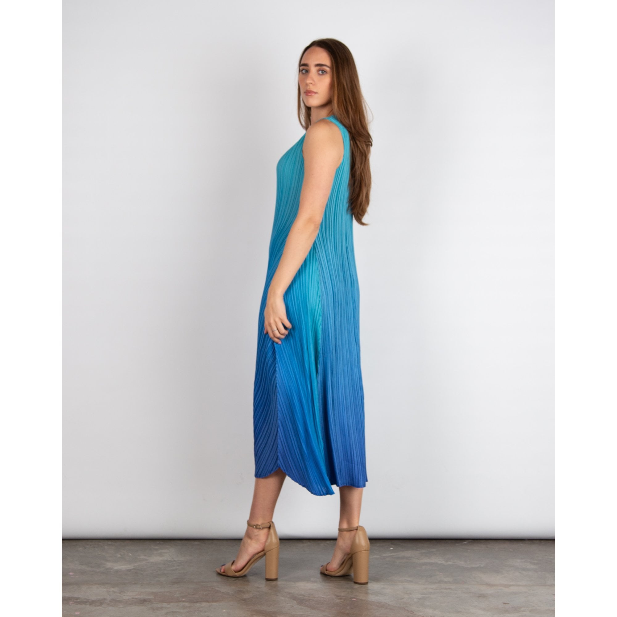Alquema Long Estrella Sleeveless Crinkle Pleat Ombre Dress Aqua/royal Blue