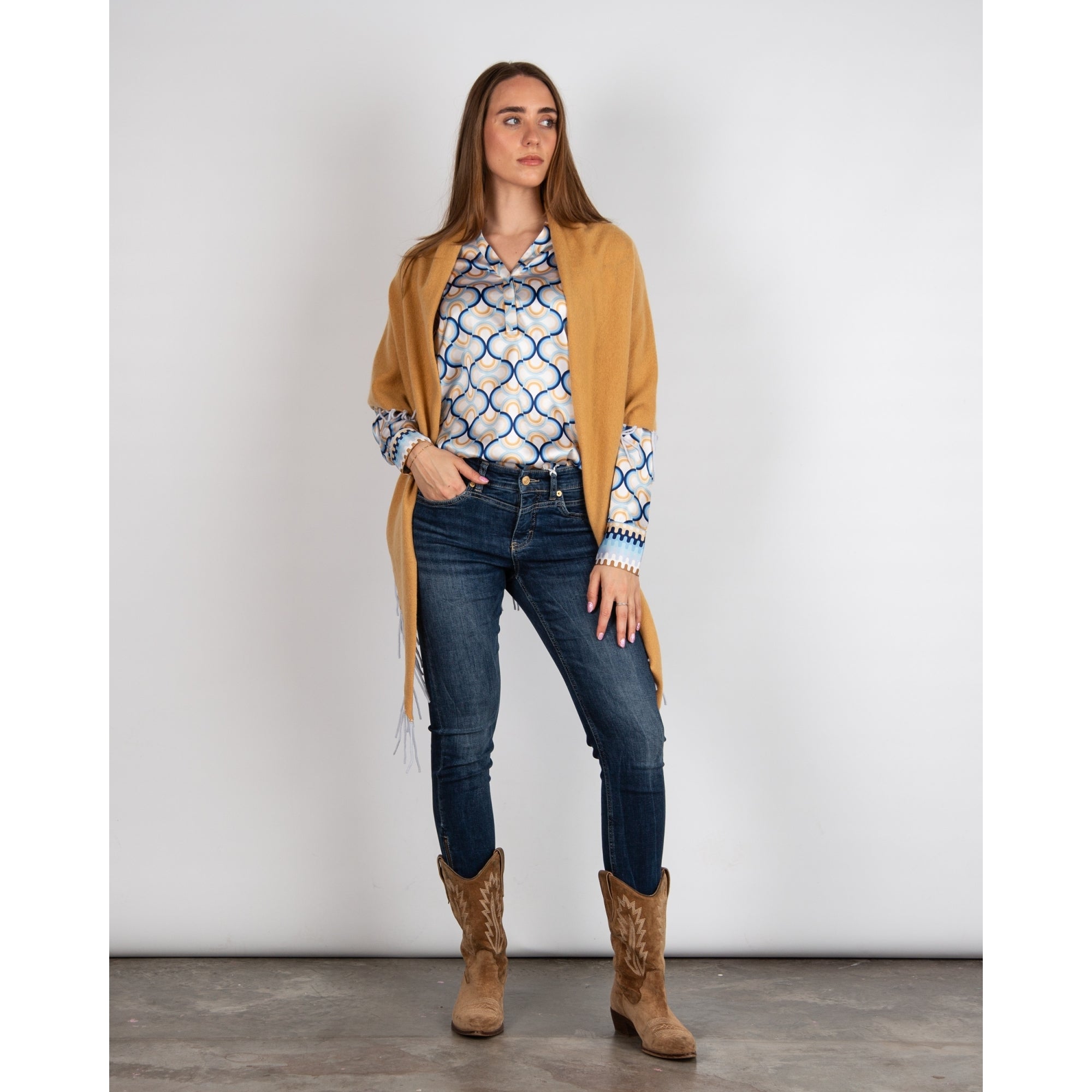 Herzens Angelegenheit Tassel Trim Knit Shawl Caramel/Light Blue