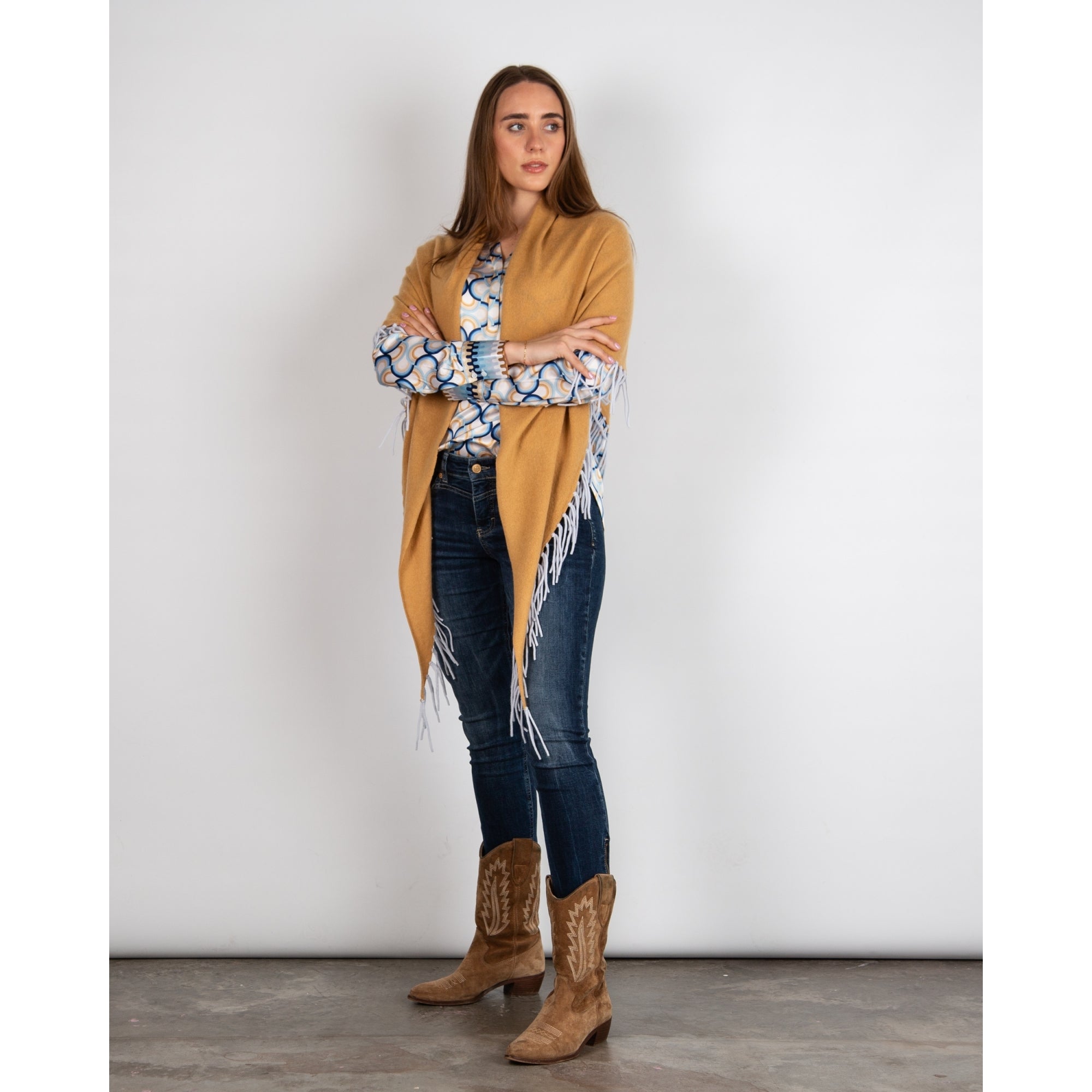 Herzens Angelegenheit Tassel Trim Knit Shawl Caramel/Light Blue