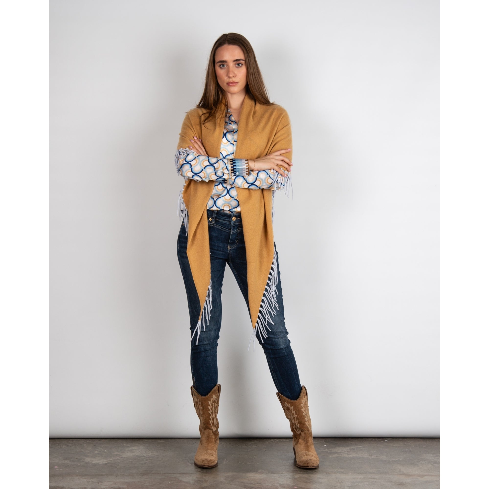 Herzens Angelegenheit Tassel Trim Knit Shawl Caramel/Light Blue