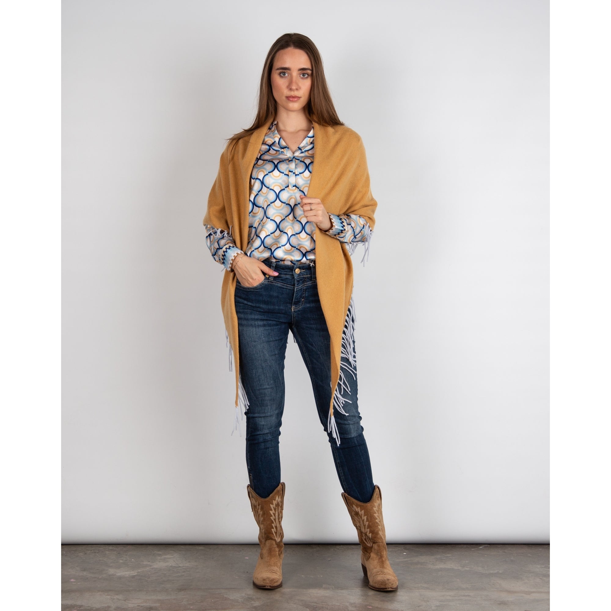 Herzens Angelegenheit Tassel Trim Knit Shawl Caramel/Light Blue