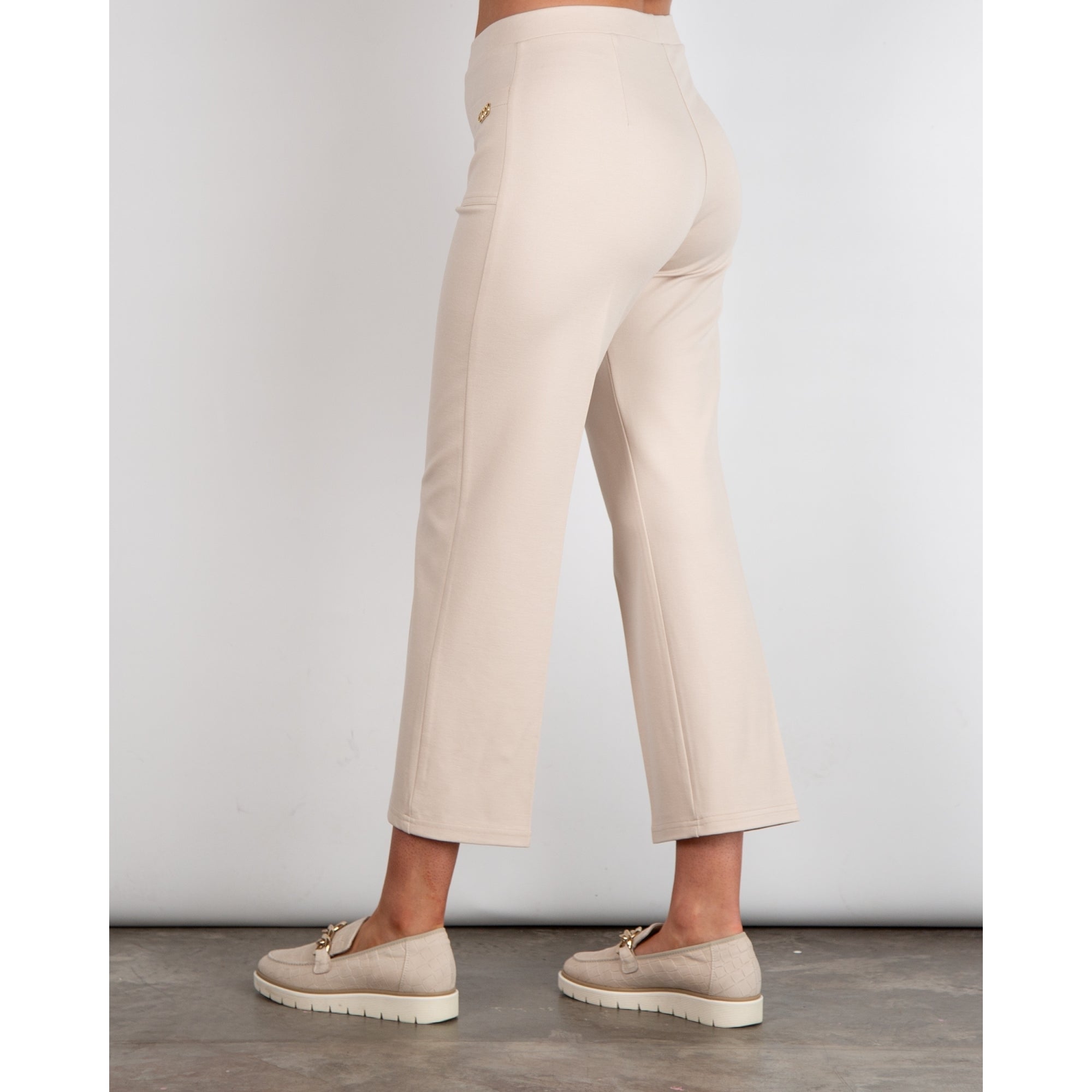 Bariloche Ramiro Cropped Pull On Pocket Detail Stretch Trouser Beige