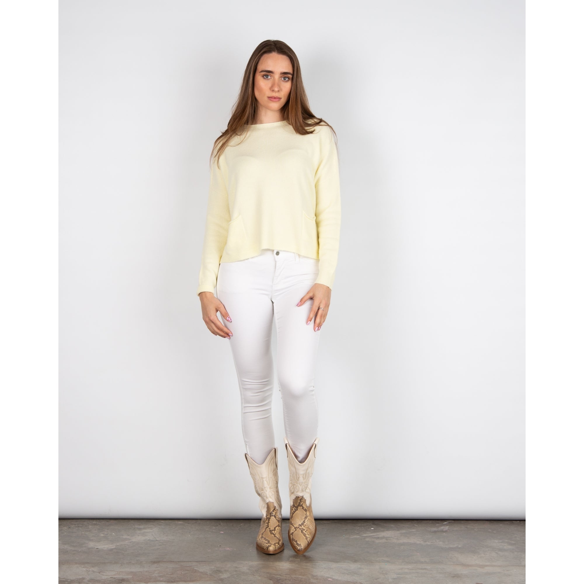 Amazing Woman Jodie Round Neck Pocket Front Soft Knit Jumper Pale Lemon 06