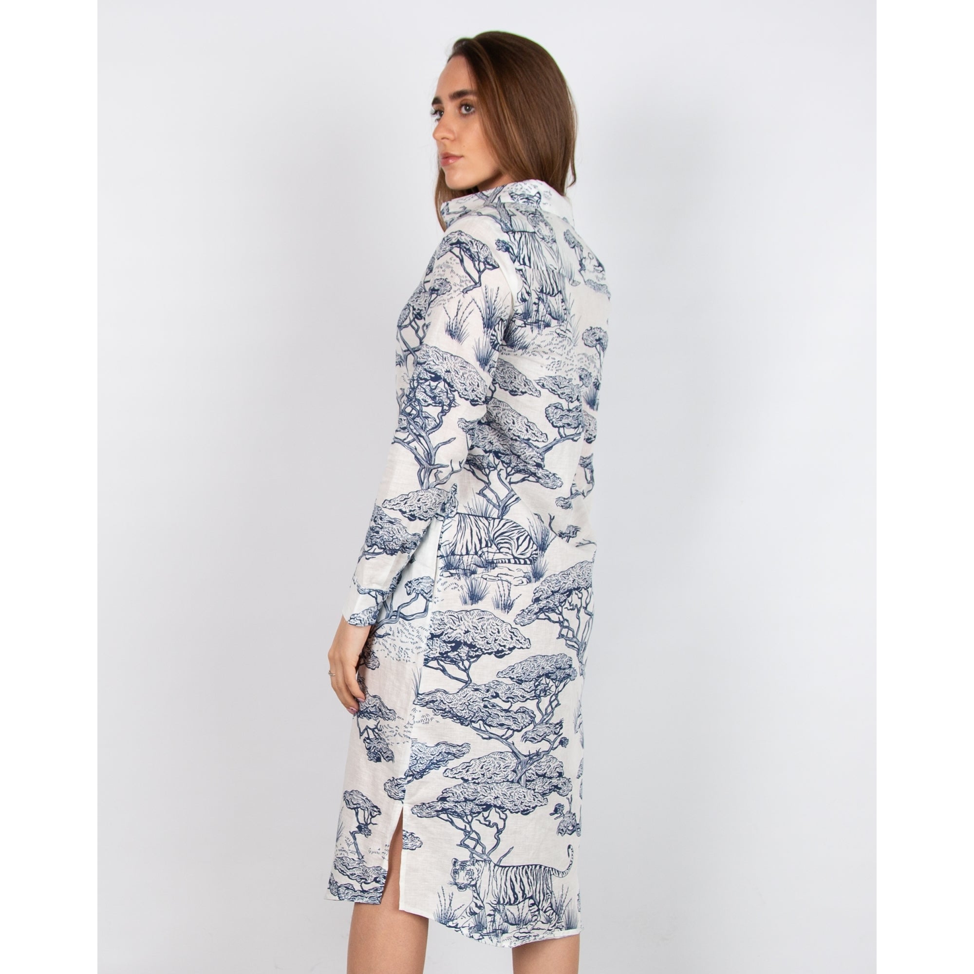 Las Surenas Safari Print Cotton and Linen Shirt Dress White/blue