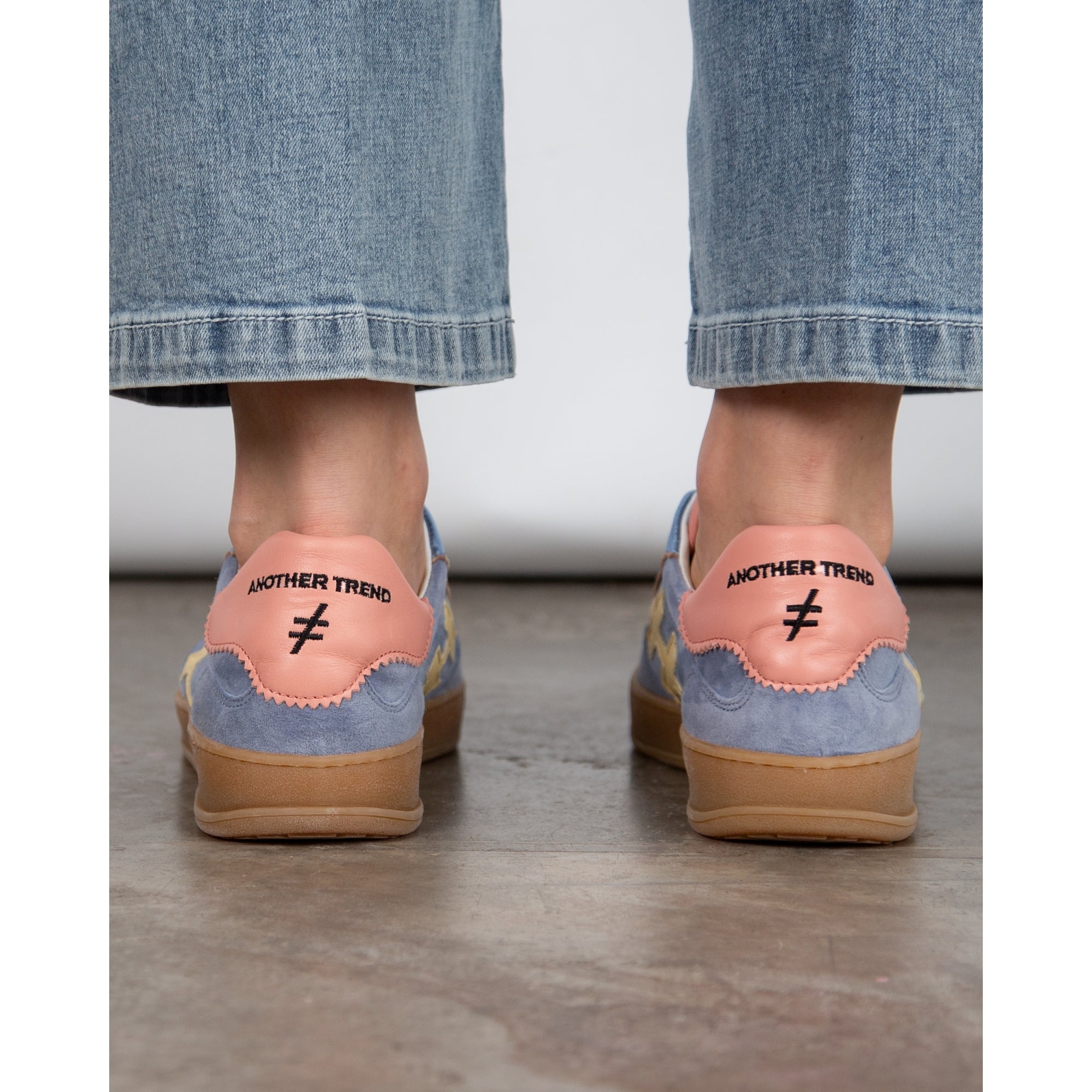 Another Trend Iconic II Suede And Metallic Colour Block Trainer Blue/pink