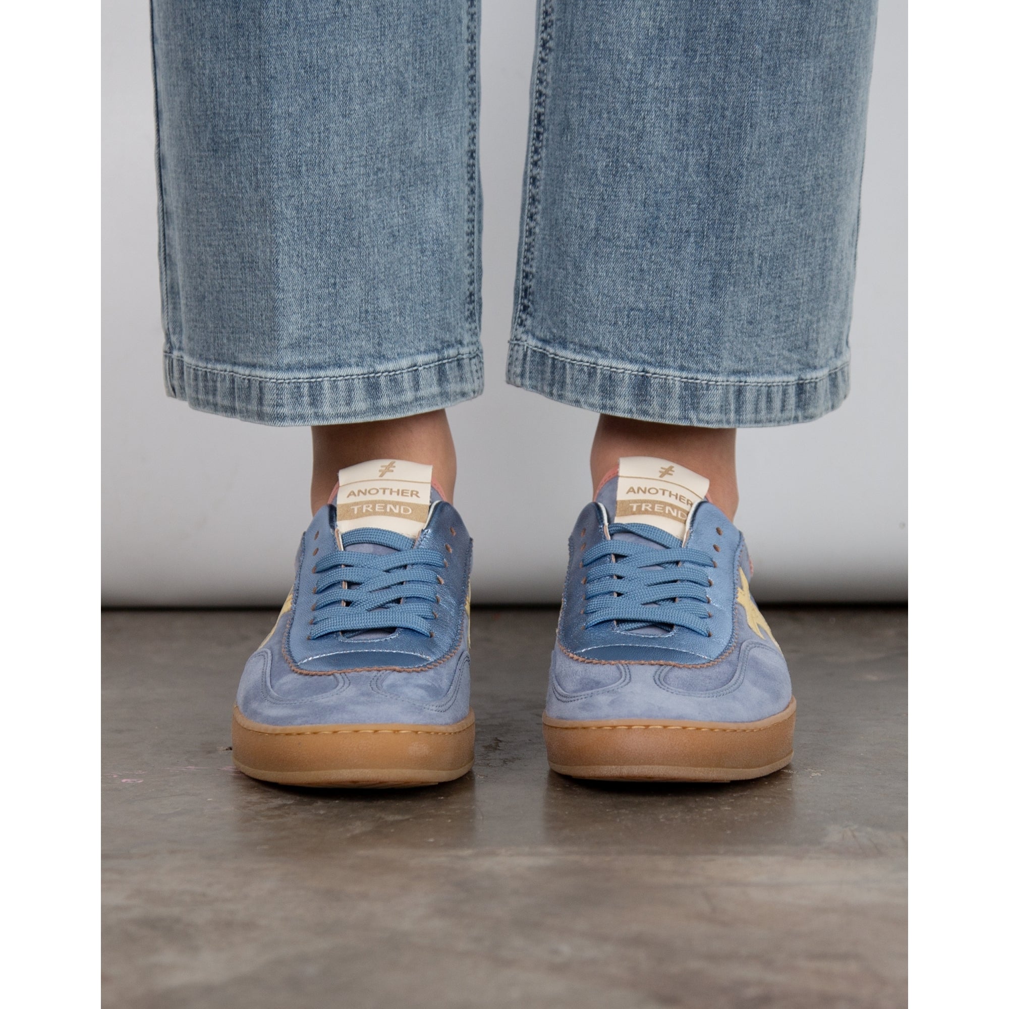 Another Trend Iconic II Suede And Metallic Colour Block Trainer Blue/pink