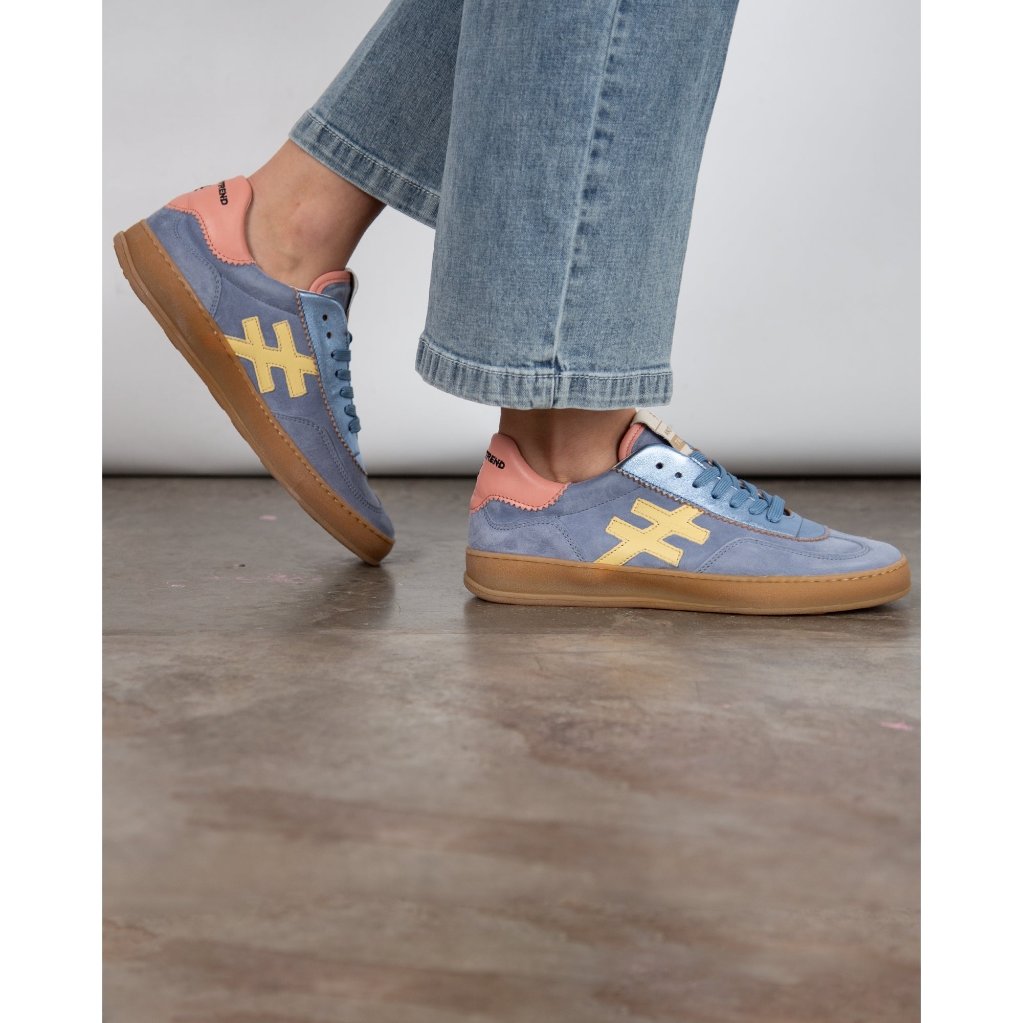 Another Trend Iconic II Suede And Metallic Colour Block Trainer Blue/pink