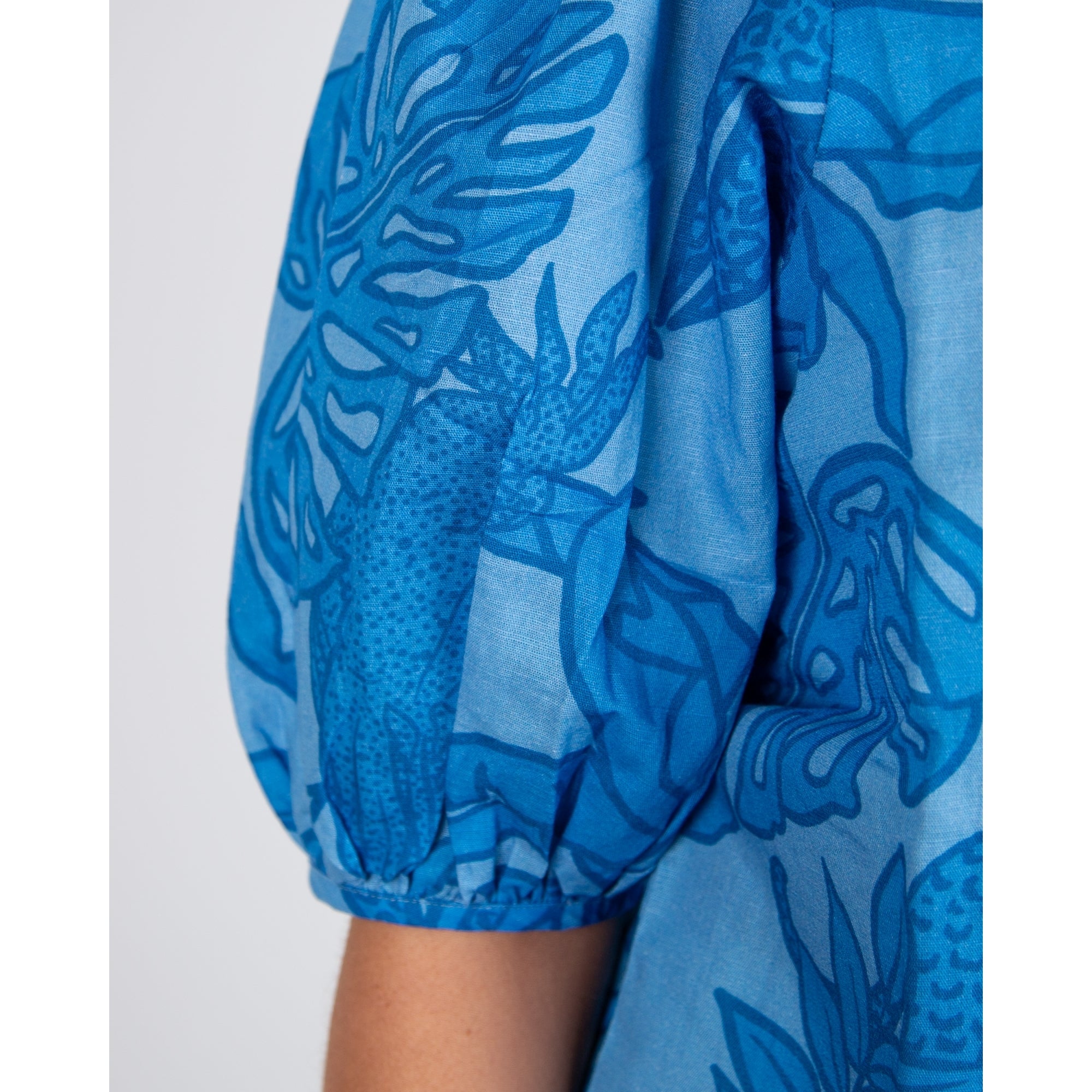 Las Surenas Balloon Sleeve Collarless Leopard Leaf Print Blouse Azure Blue