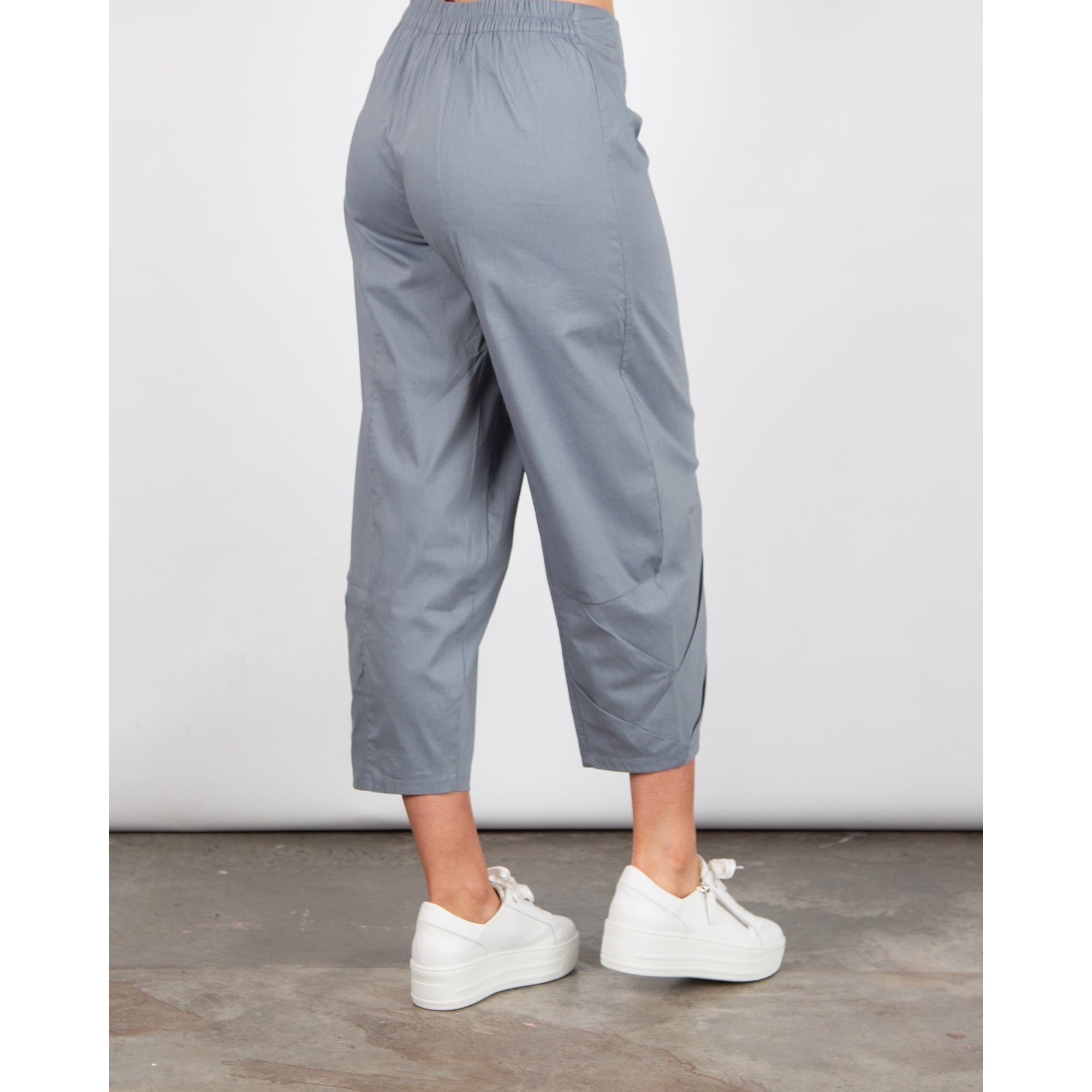 Vetono Cocoon Cotton Trouser With Pleating Smoky Blue 707