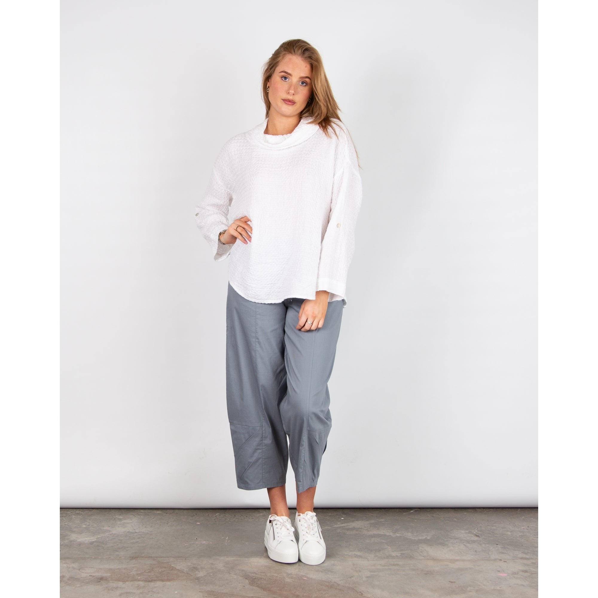 Vetono Cocoon Cotton Trouser With Pleating Smoky Blue 707