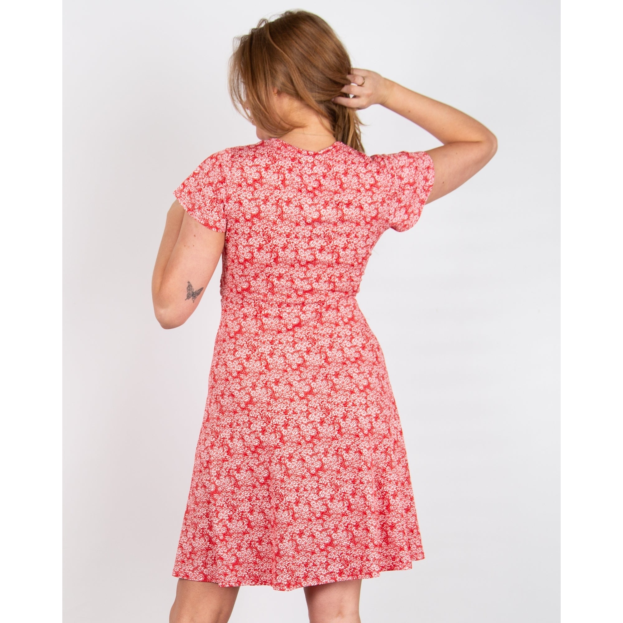 Marble Fashions Floral Jersey Short Dress With Knot Front Red/White 109