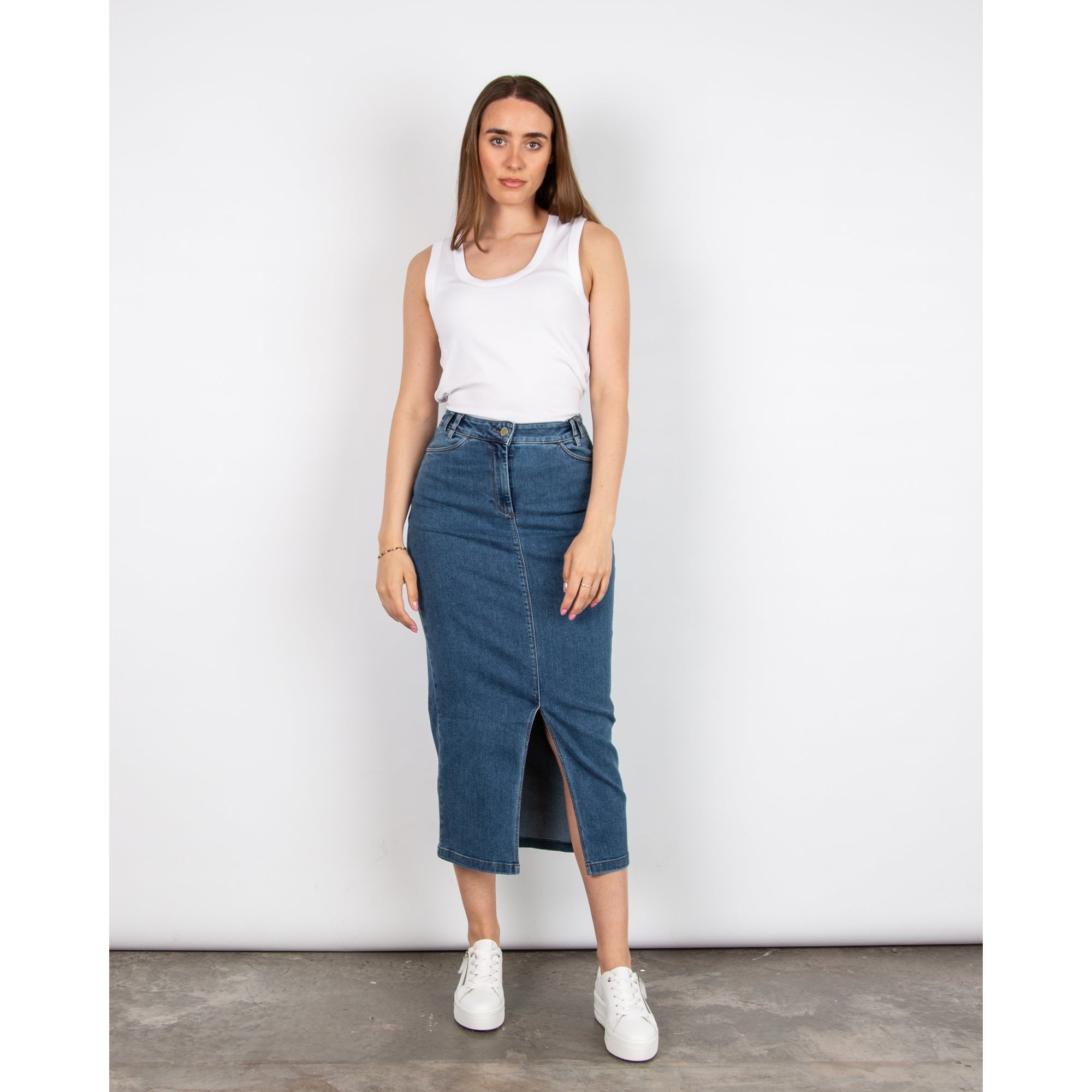 Riani Ribbed Round Neck Vest White 100