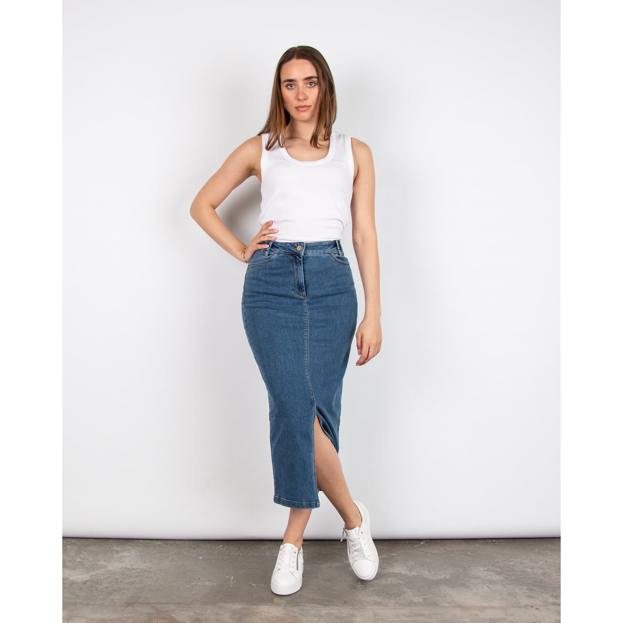 Riani Ribbed Round Neck Vest White 100