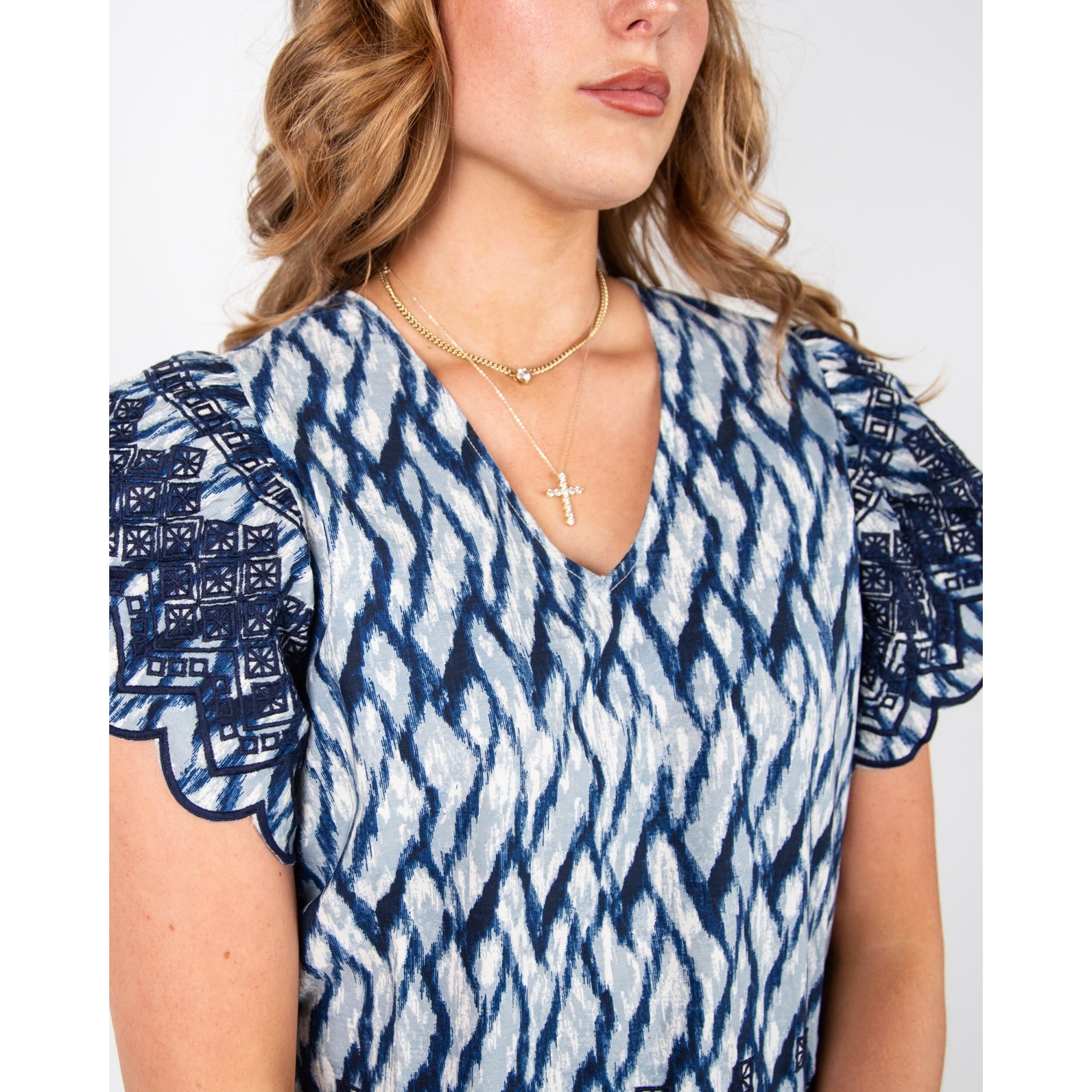 Atelier Reve Irnellio V Front & Back Embroidered Detail Blouse Blue