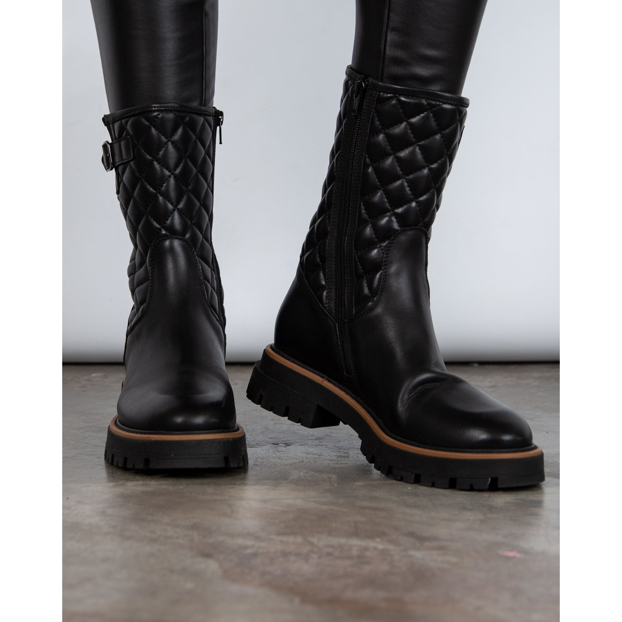 Dl Sport Quilted Detail Leather Boots Black