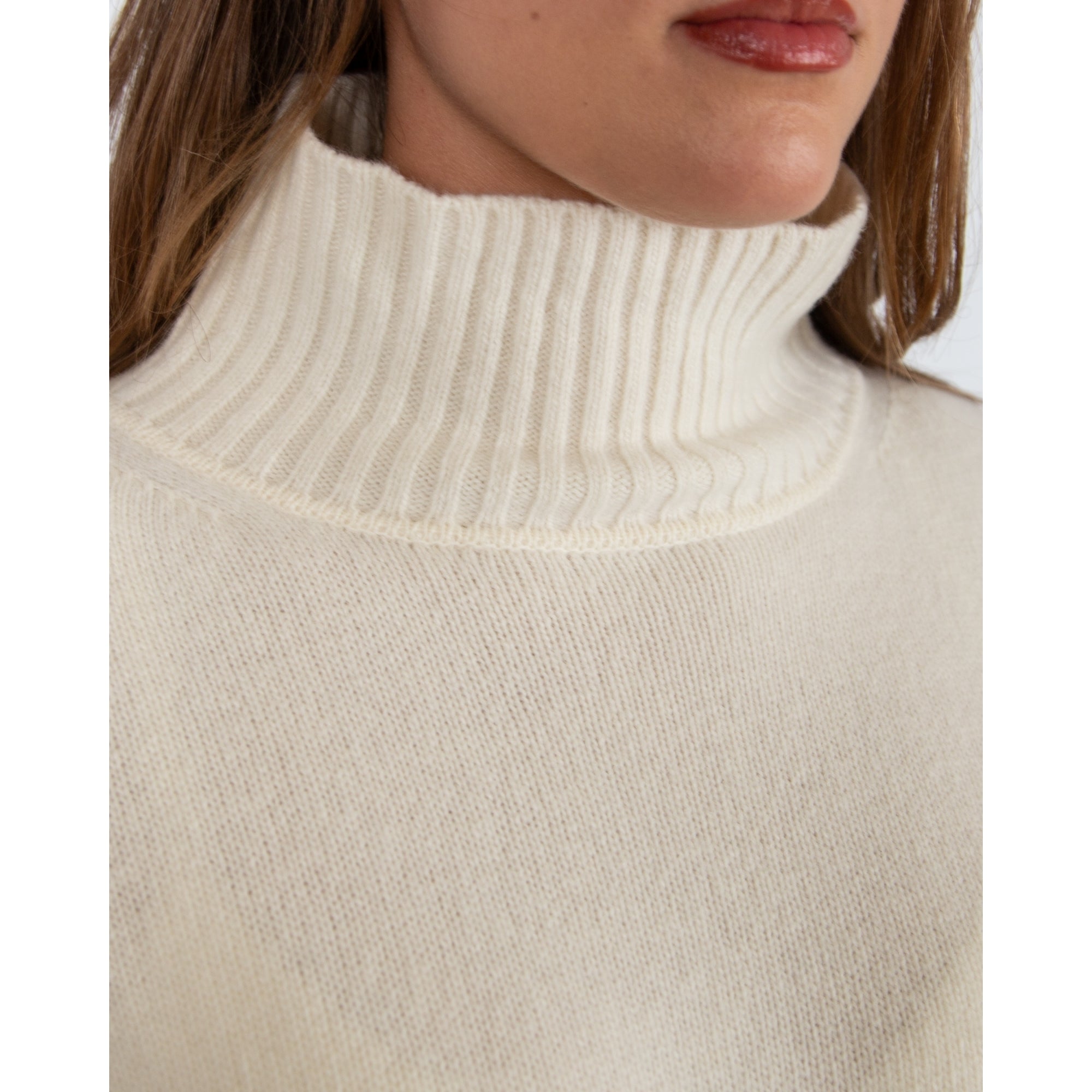 Weekend By Maxmara Borgia Turtle Neck Loose Bodied Wool Jumper Cream 001
