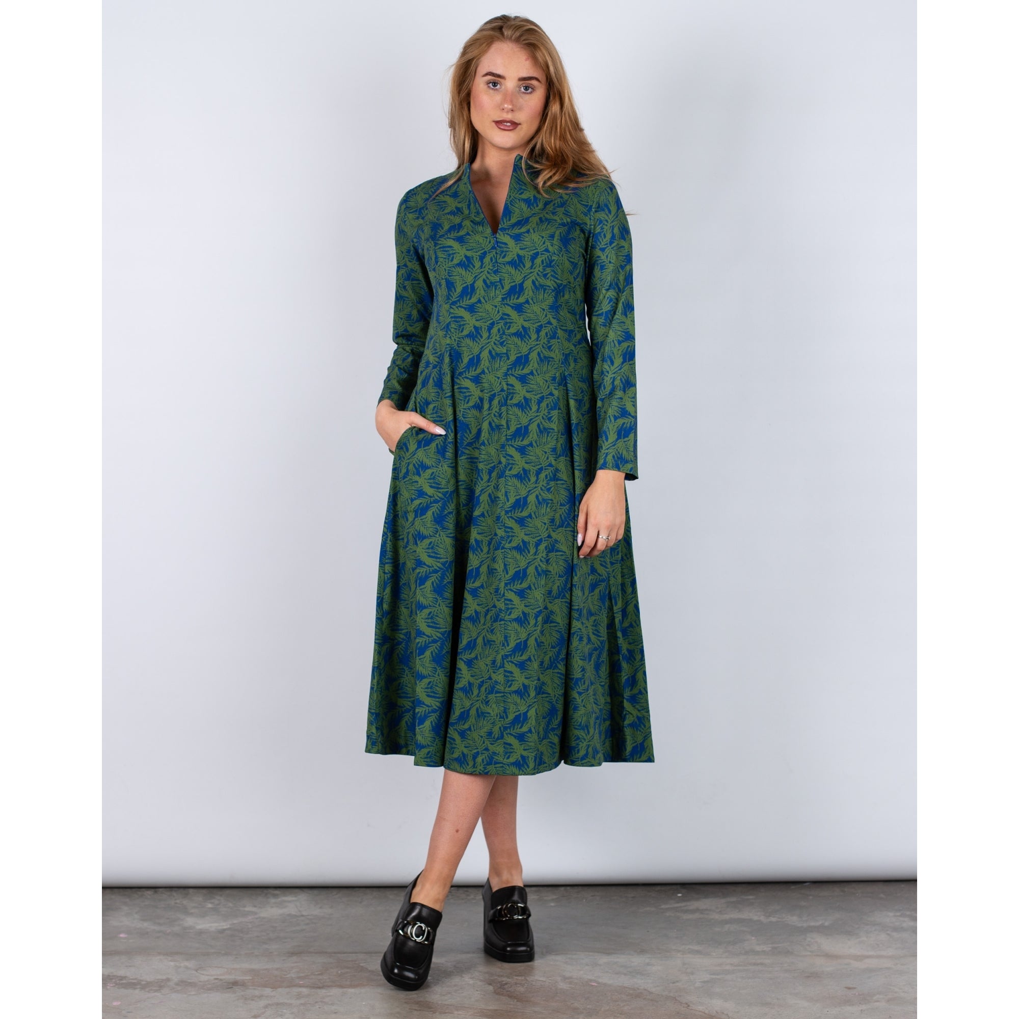 Alice Collins Skylar Zip Up Nehru Collar Palm Print A Line Dress Blue/green