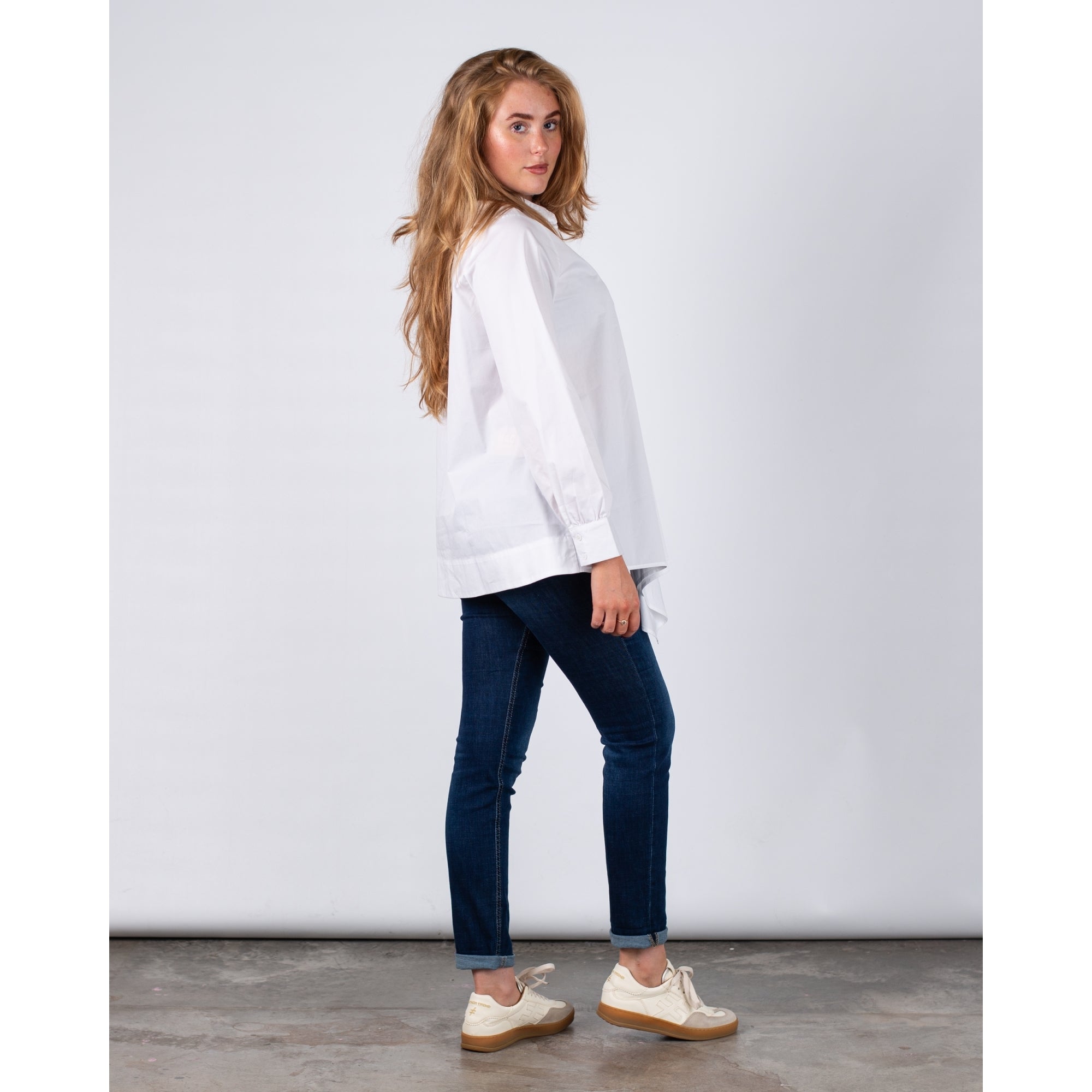 Uchuu Asymmetric Pocket Front Cotton Shirt White