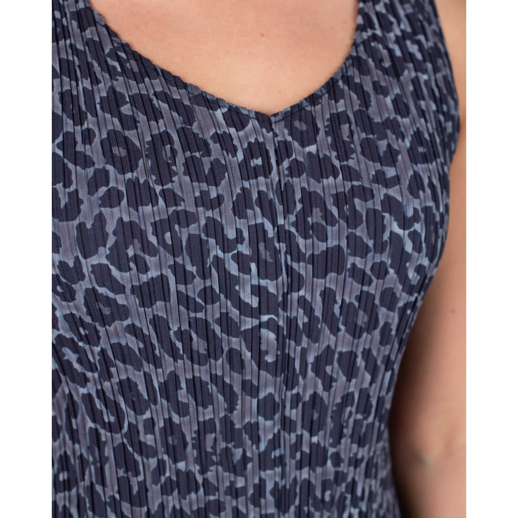 Alquema Long Estrella Crinkle Pleat Sleeveless Dress Black Leopard