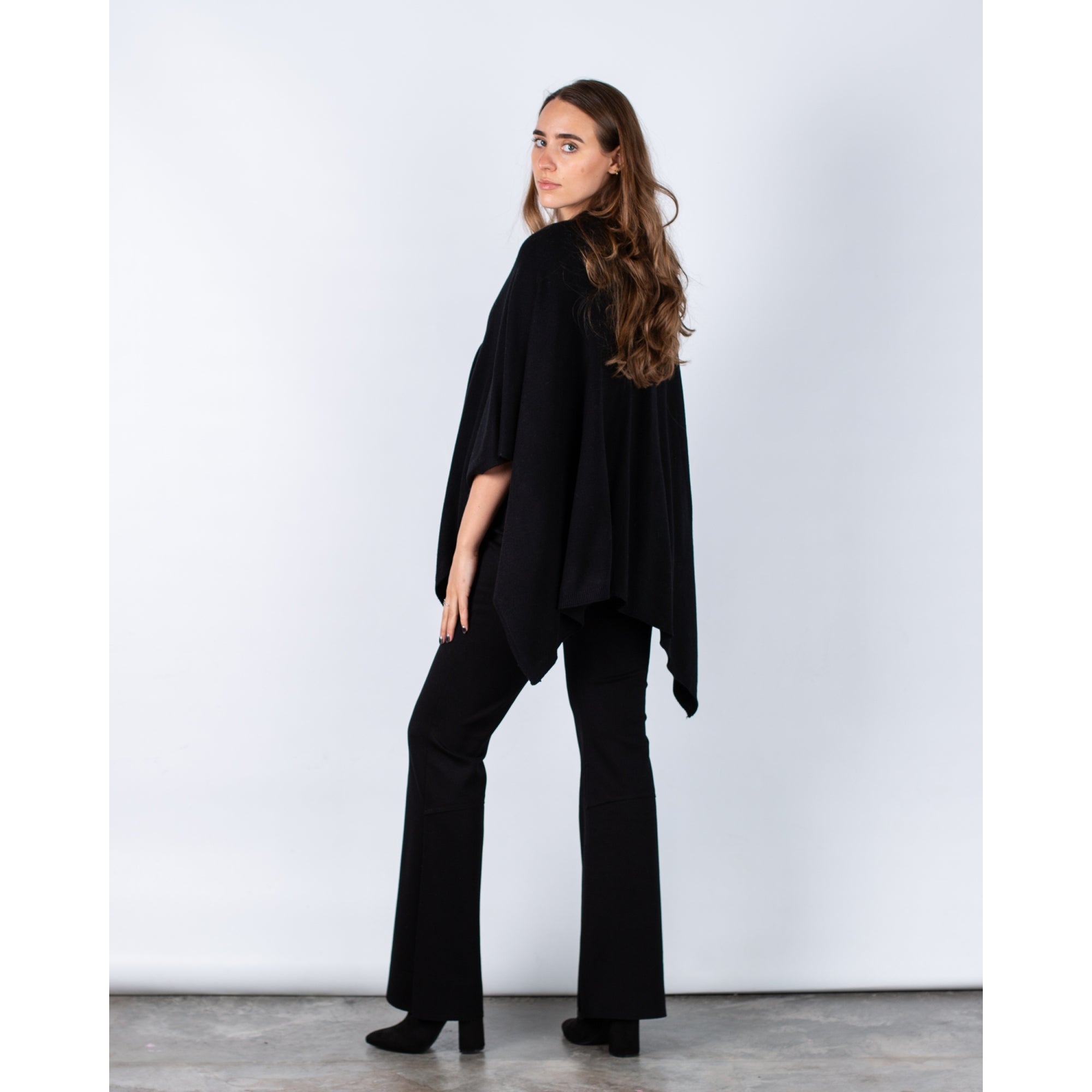 Zelly Poncho With Pull Through Fastening Black