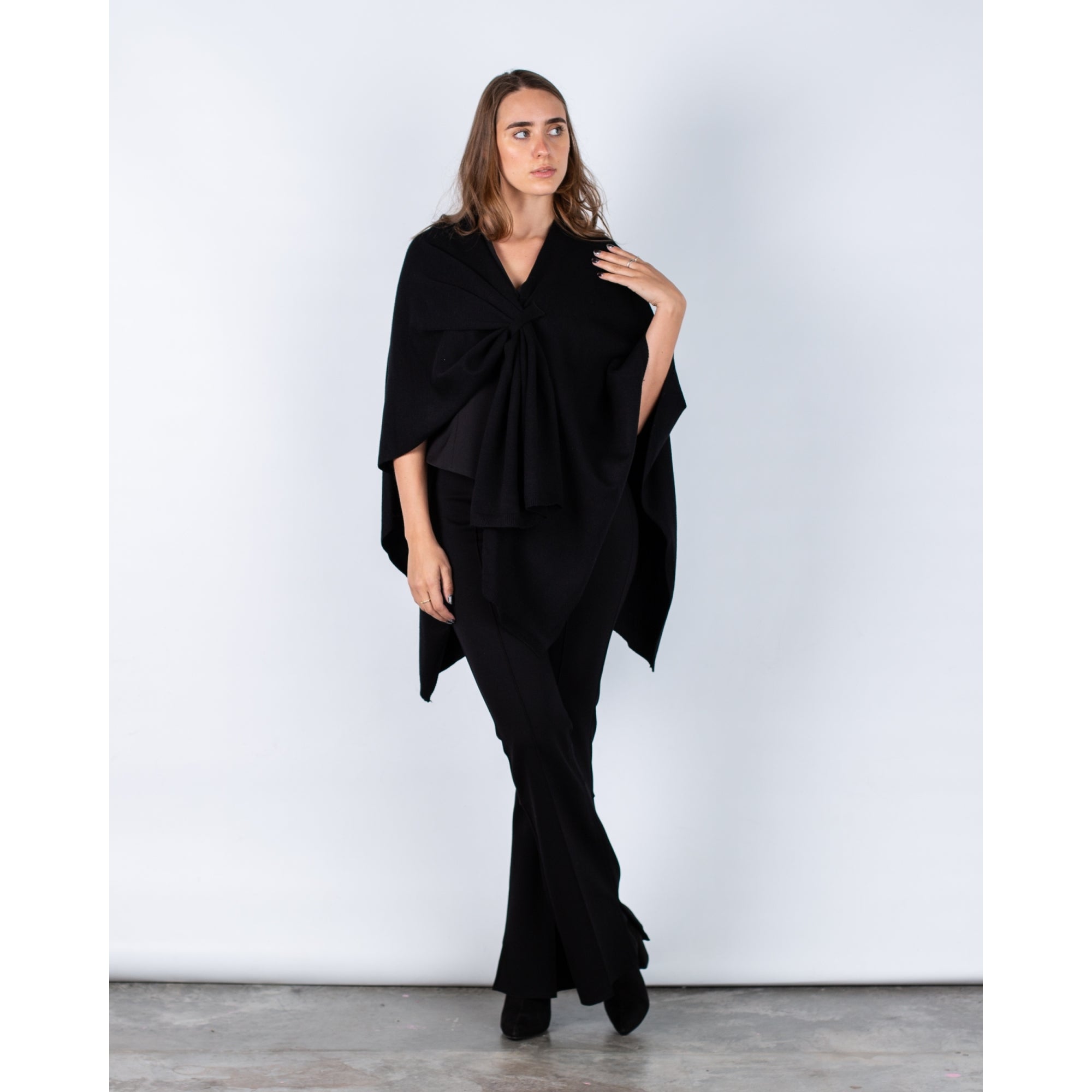 Zelly Poncho With Pull Through Fastening Black