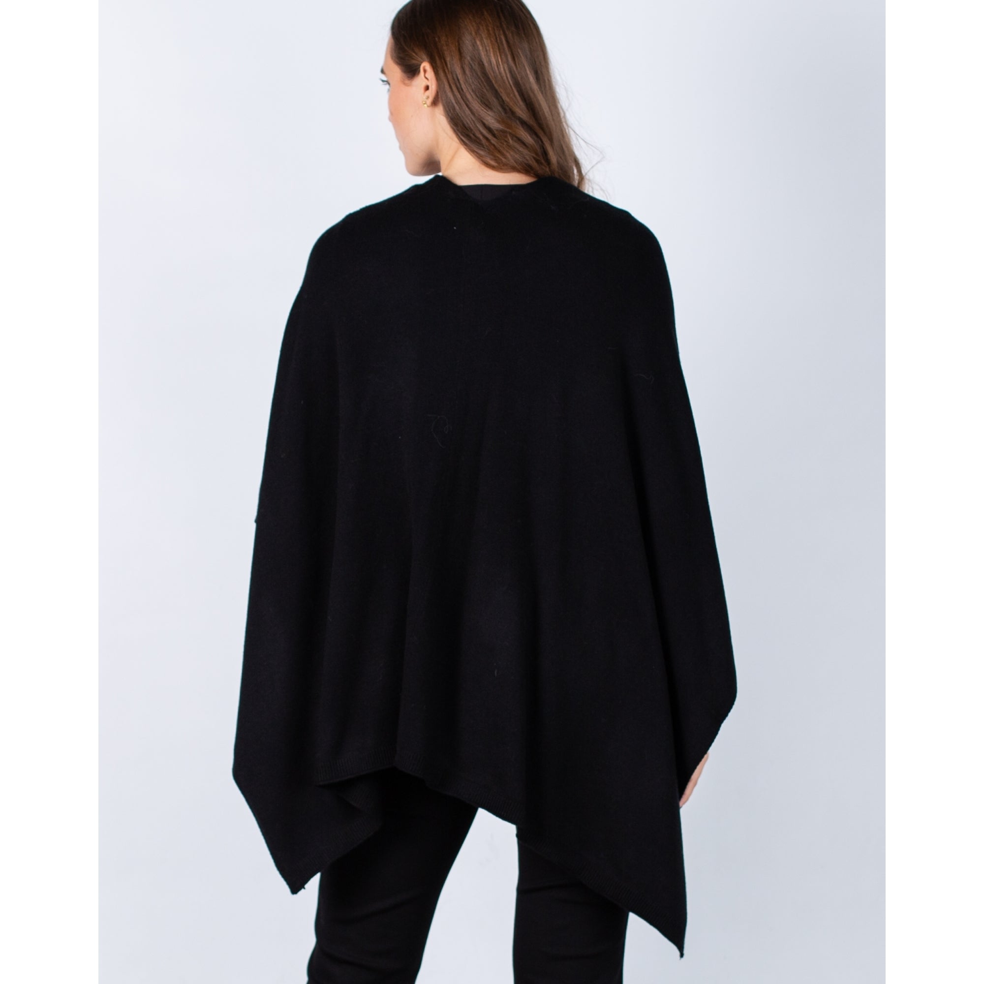 Zelly Poncho With Pull Through Fastening Black