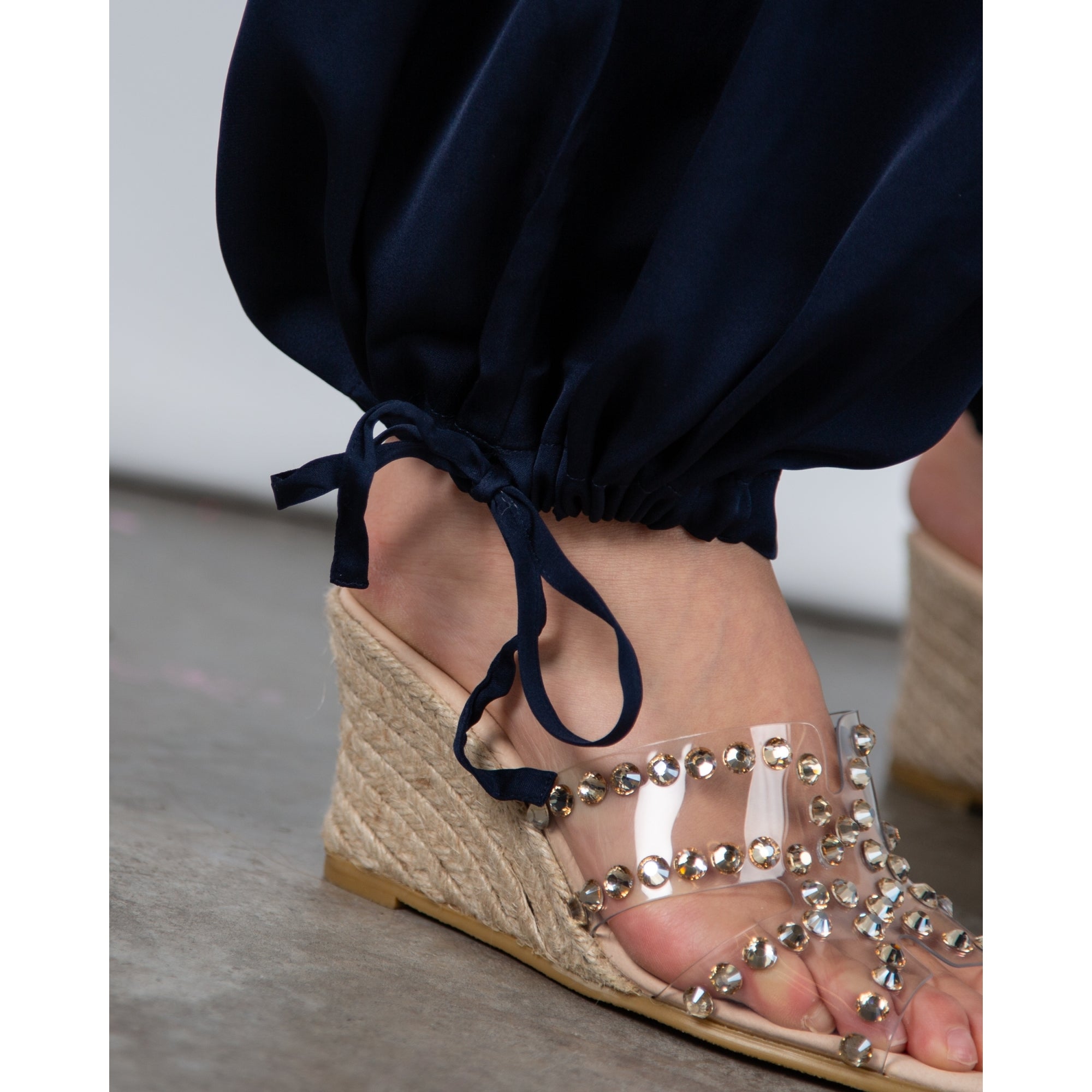 Silk95 Phoenix Silk Tie Hem Combat Trousers With Pockets Navy