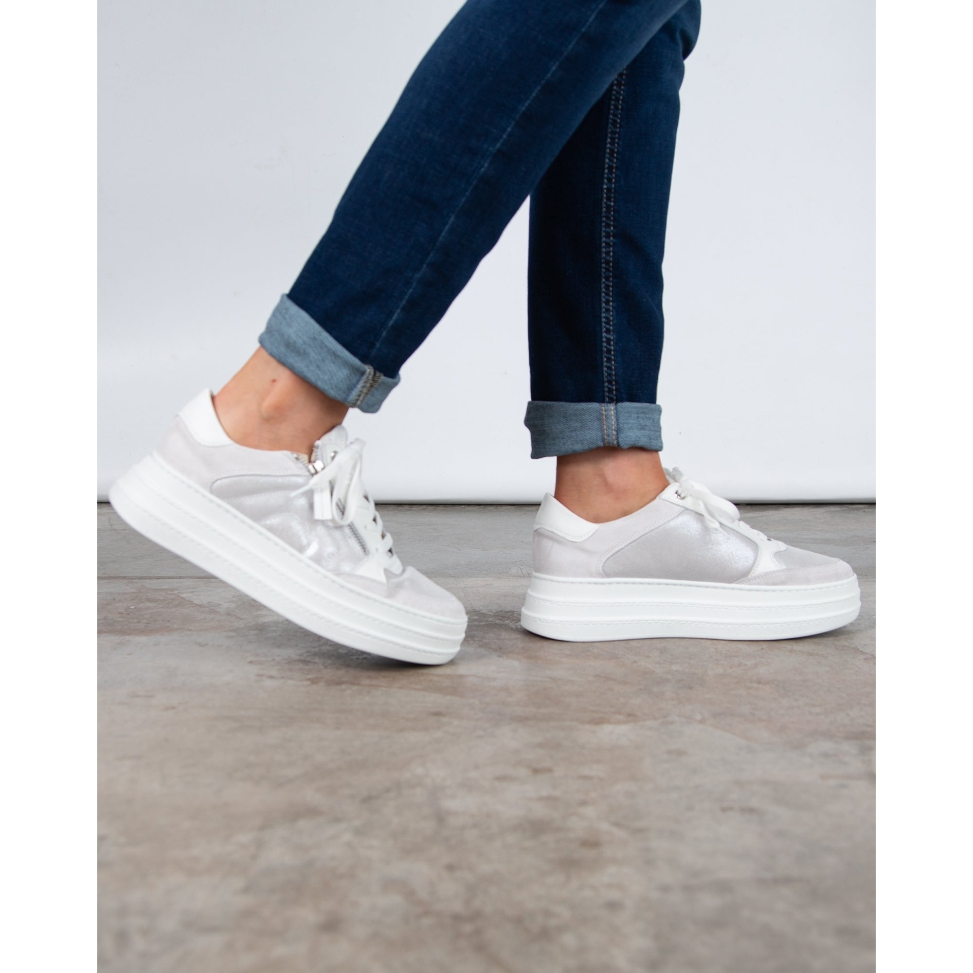 Dl Sport Flatform Sheen Suede Trainers With Side Zip Grey/white