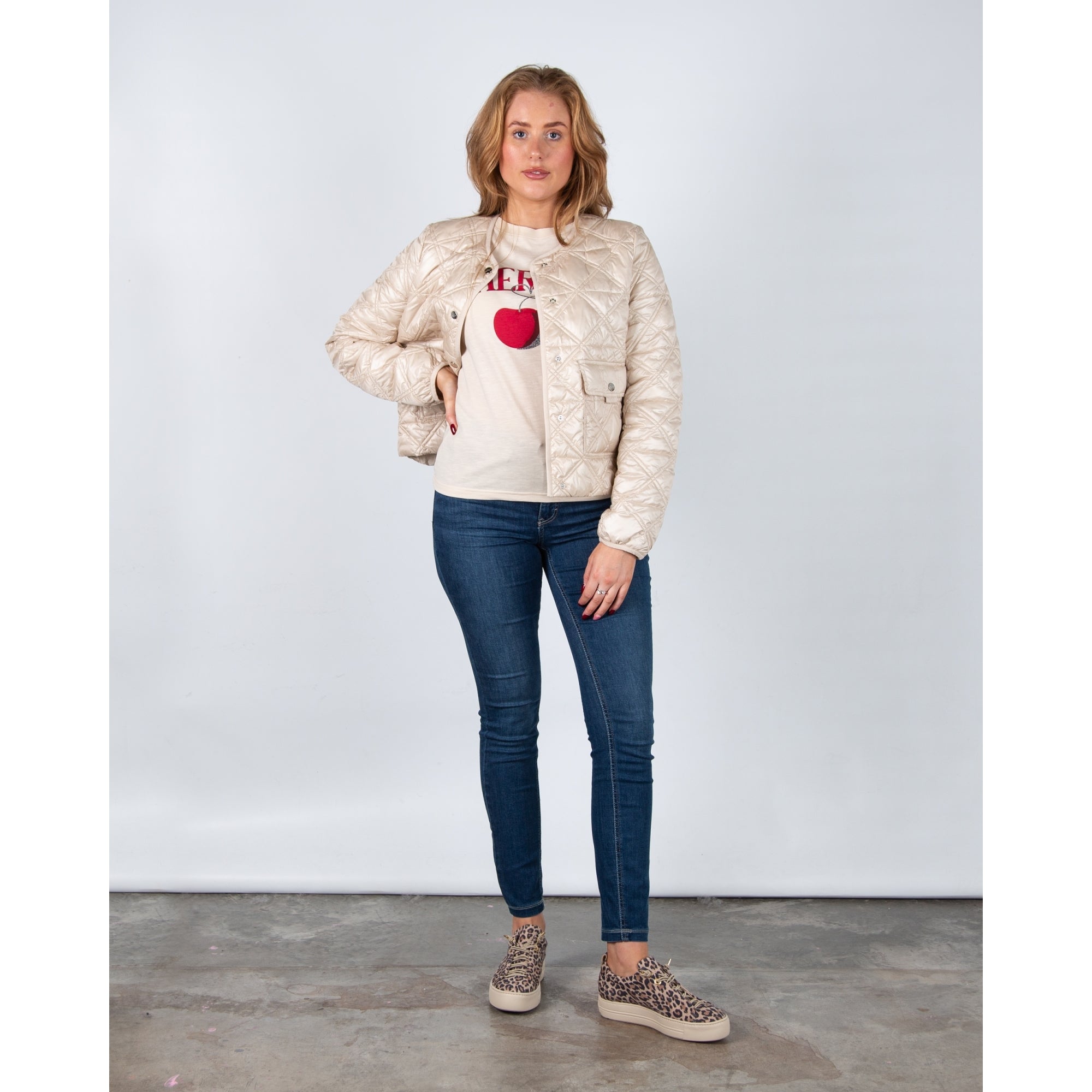 Coster Copenhagen Cherries Round Neck T-shirt Beige/red