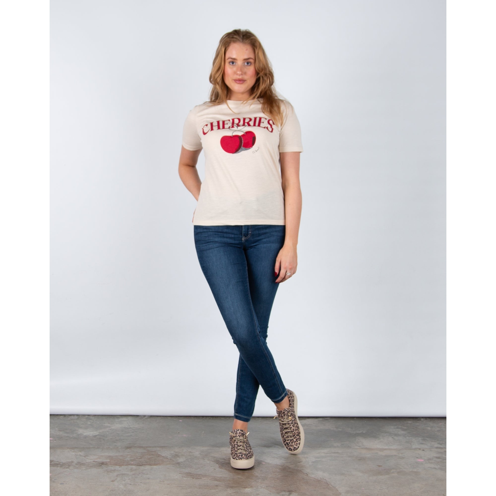 Coster Copenhagen Cherries Round Neck T-shirt Beige/red