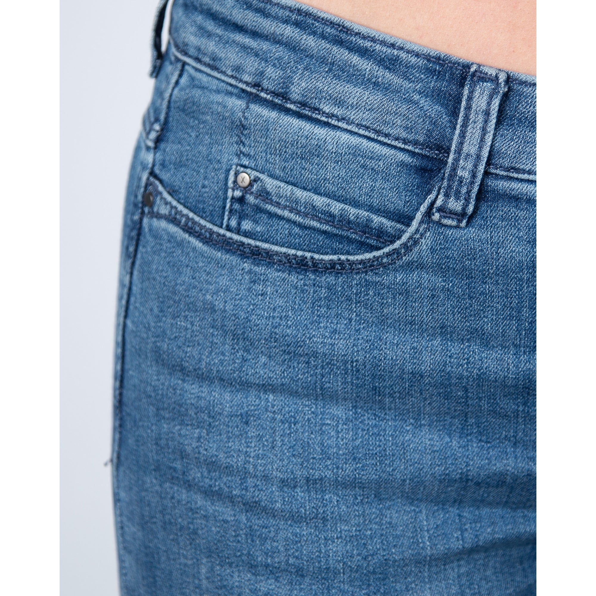 Mac Slim Fit Wide Leg Denim Jean Mid Denim D453 32L